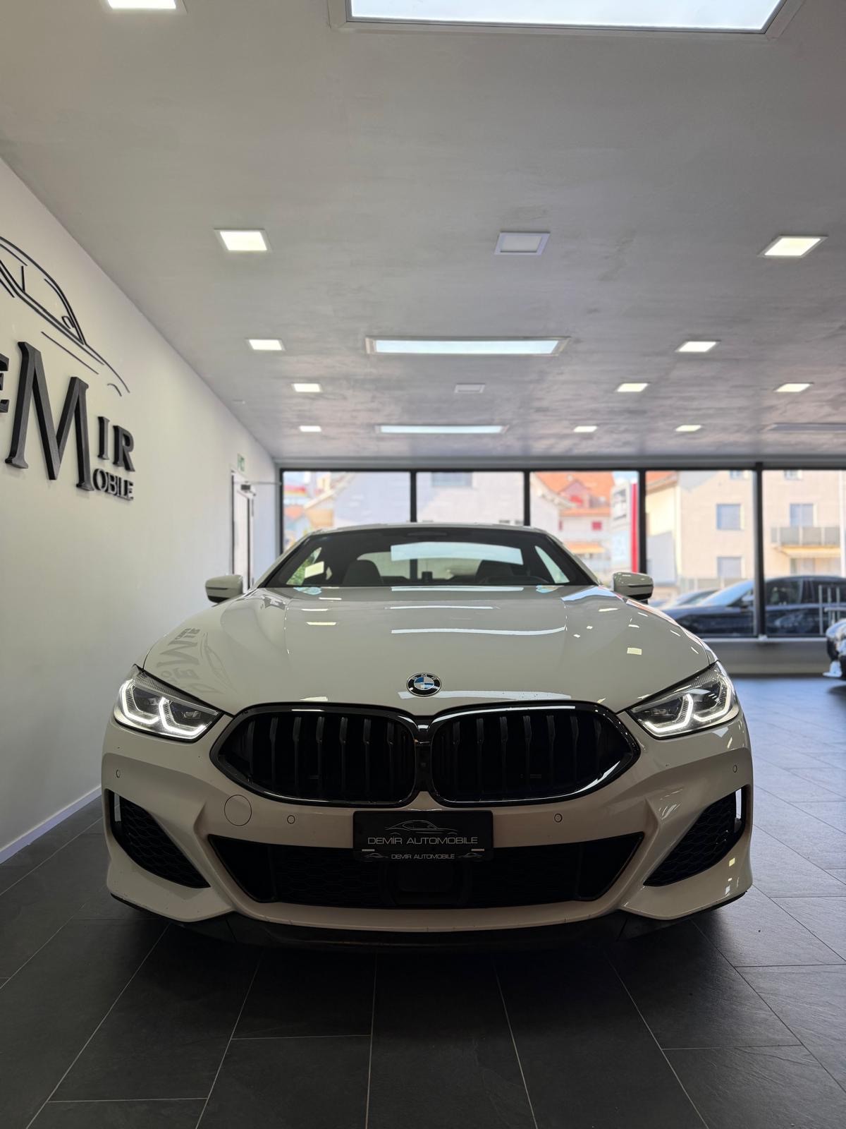 BMW M850i xDrive First Edition Steptronic *Laserlicht / Carbon / 360 Kamera / Live Cockpit / Individual Sonderlack*-image-1