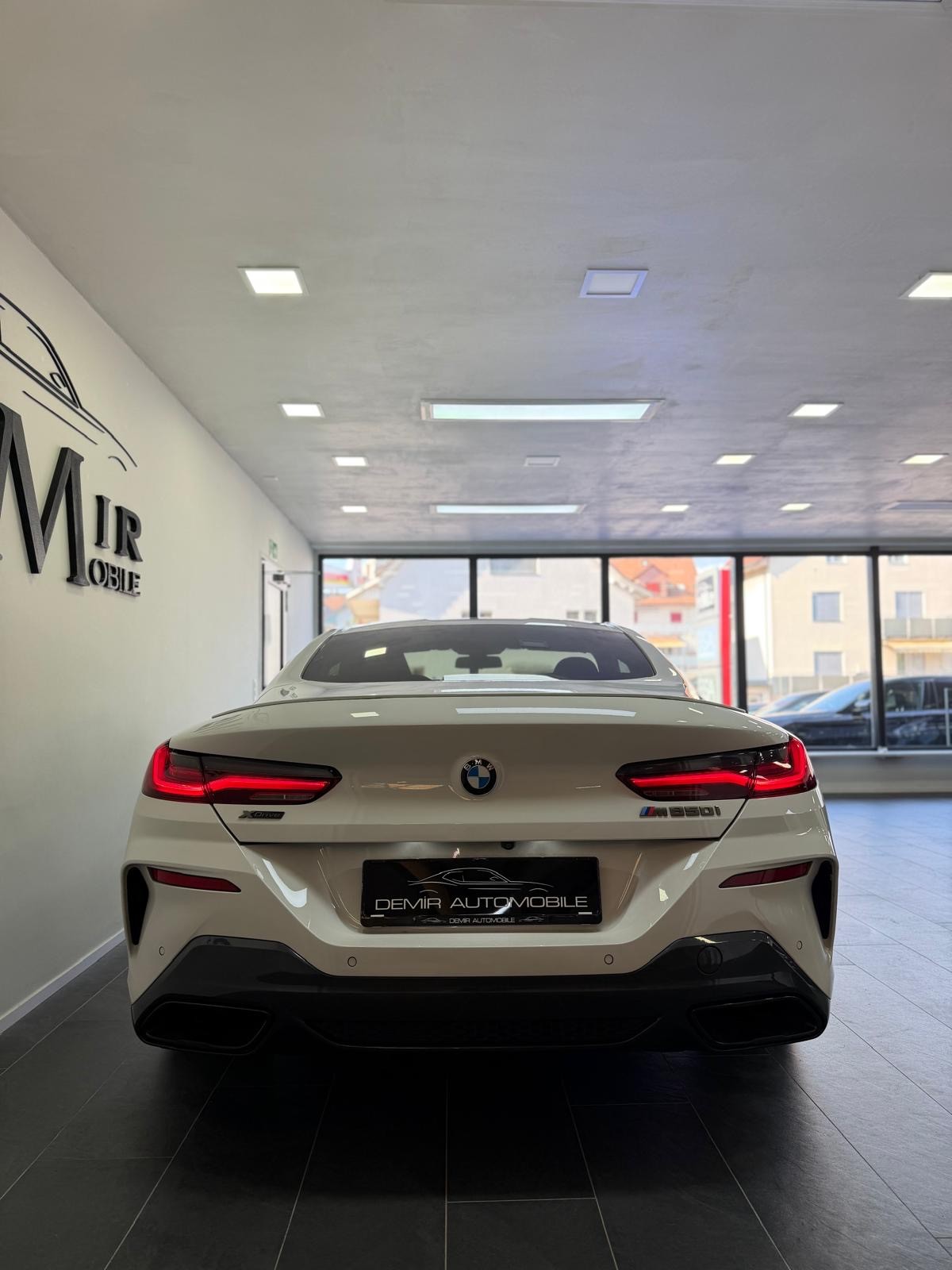 BMW M850i xDrive First Edition Steptronic *Laserlicht / Carbon / 360 Kamera / Live Cockpit / Individual Sonderlack*-image-4
