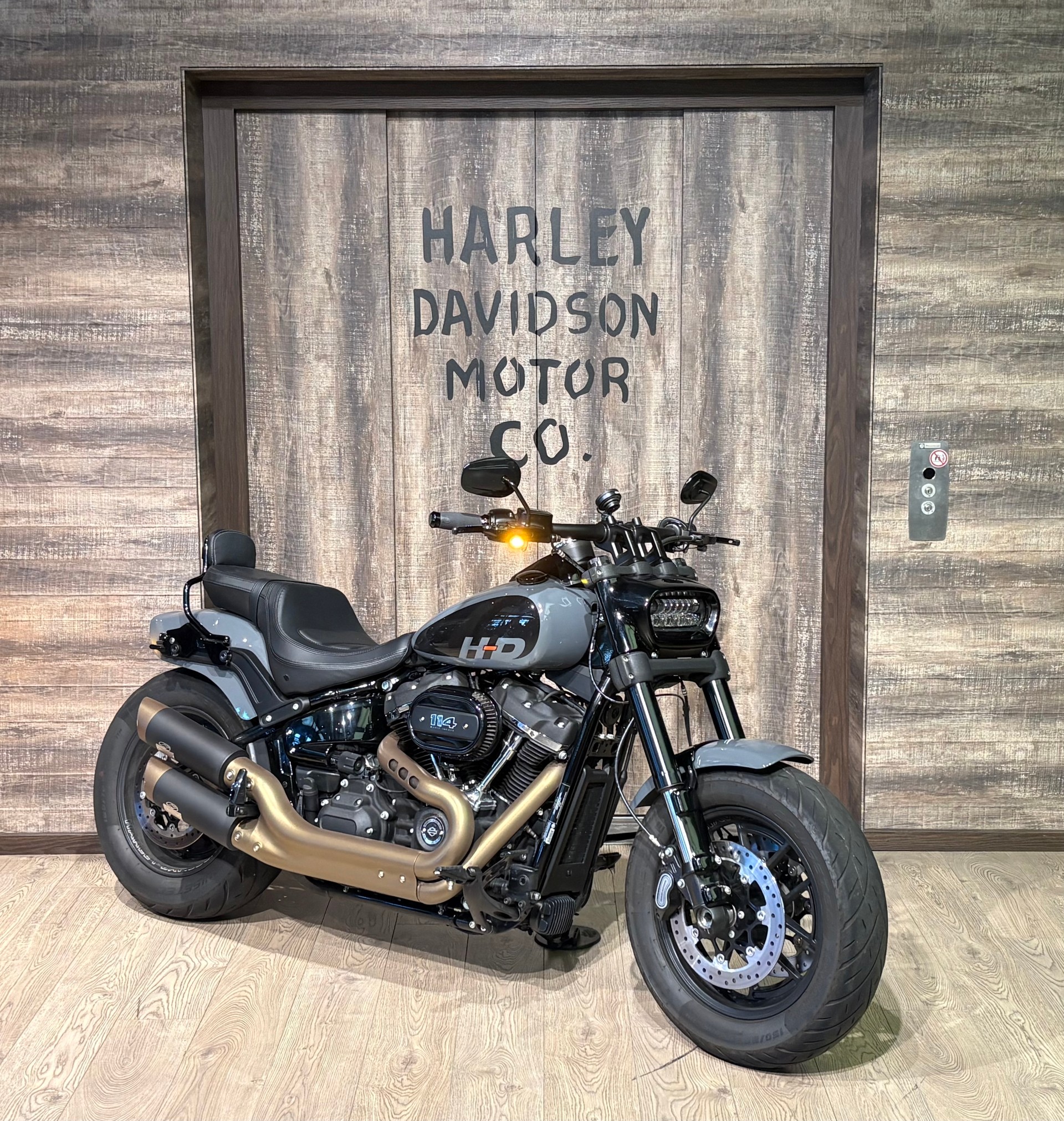 HARLEY-DAVIDSON FXFBS Fat Bob 114-showroom-element-1