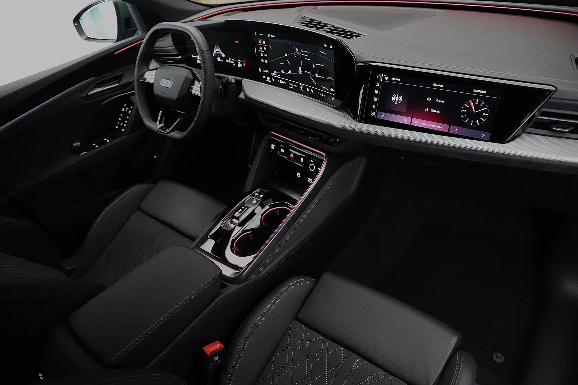 AUDI Q5 Sportback TFSI quattro S-tronic S-Line Interieur + Exterieur Edition One Paket-image-6