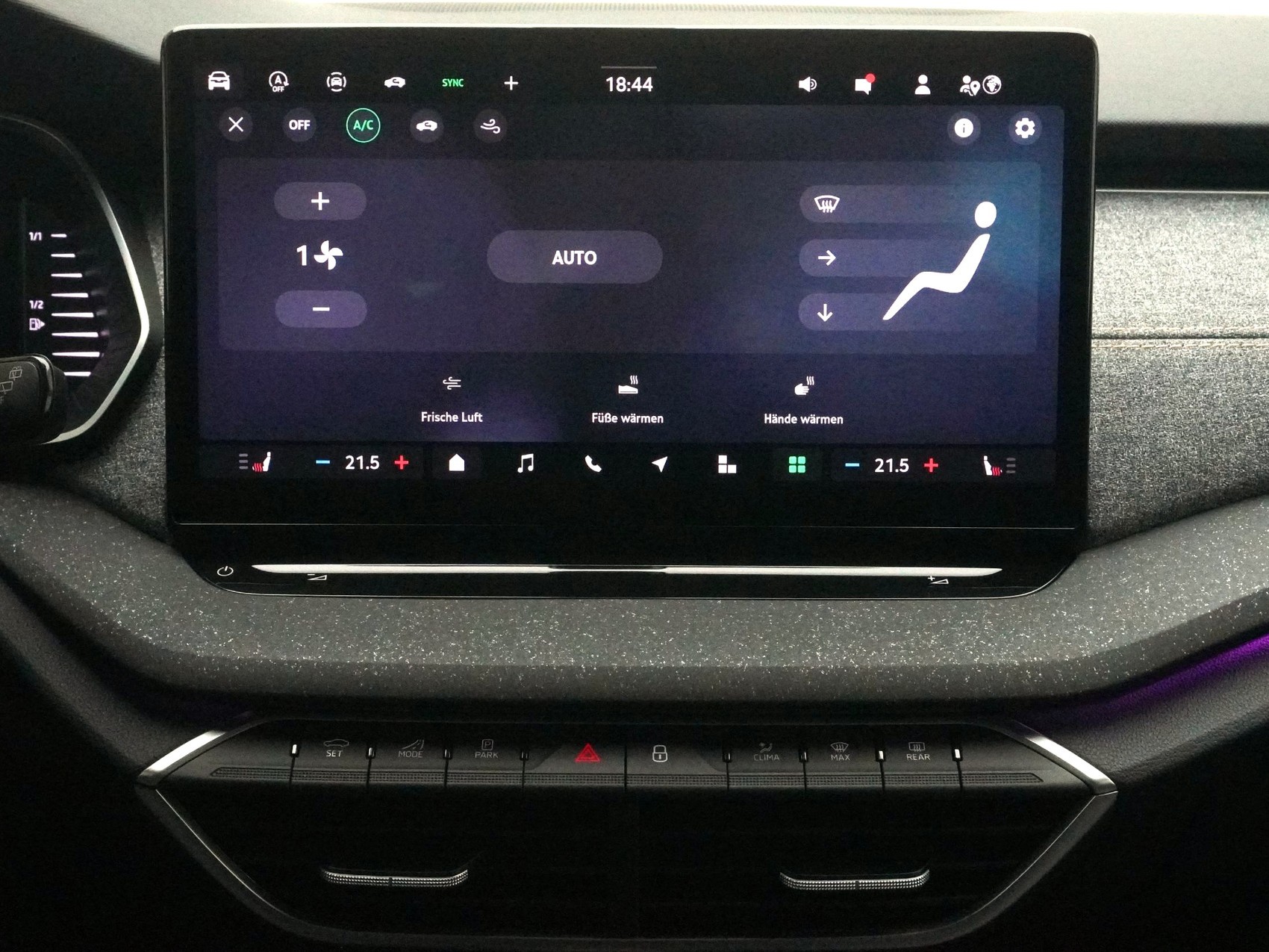 SKODA Octavia 1.5 TSI mHEV Selection-Lodge DSG-image-17