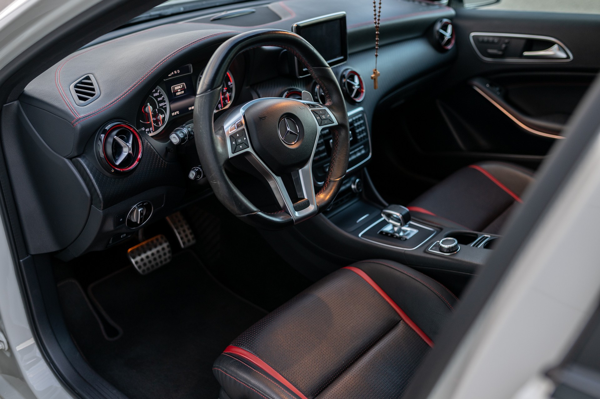 MERCEDES-BENZ A 45 AMG 4m-image-10