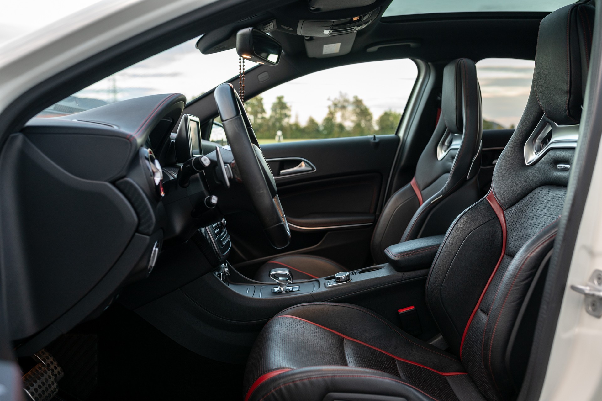 MERCEDES-BENZ A 45 AMG 4m-image-8