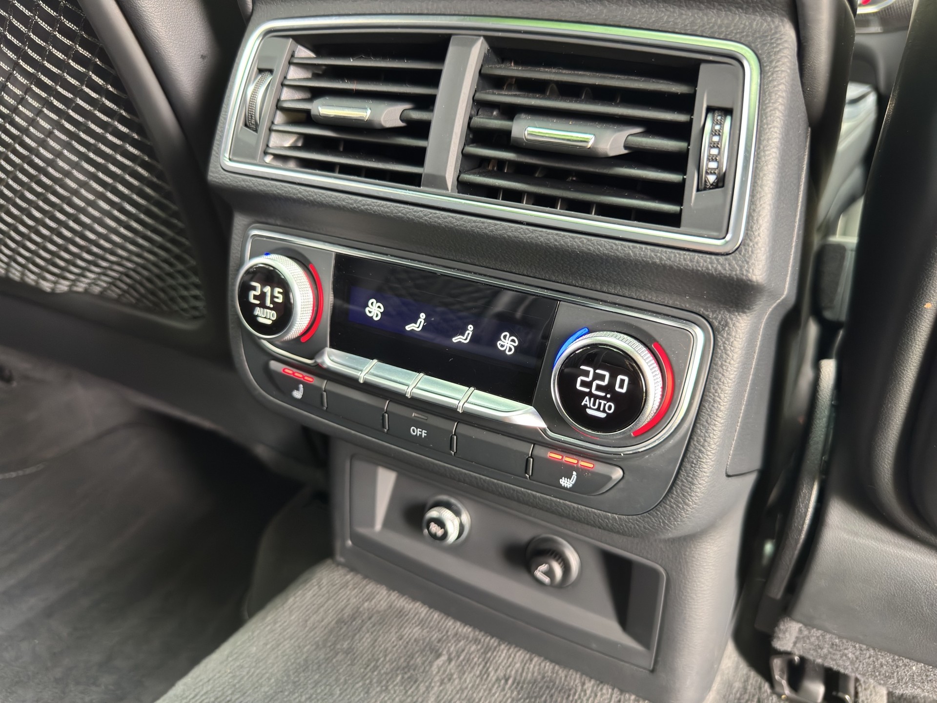 AUDI SQ7 4.0 TDI quattro tiptronic-image-27