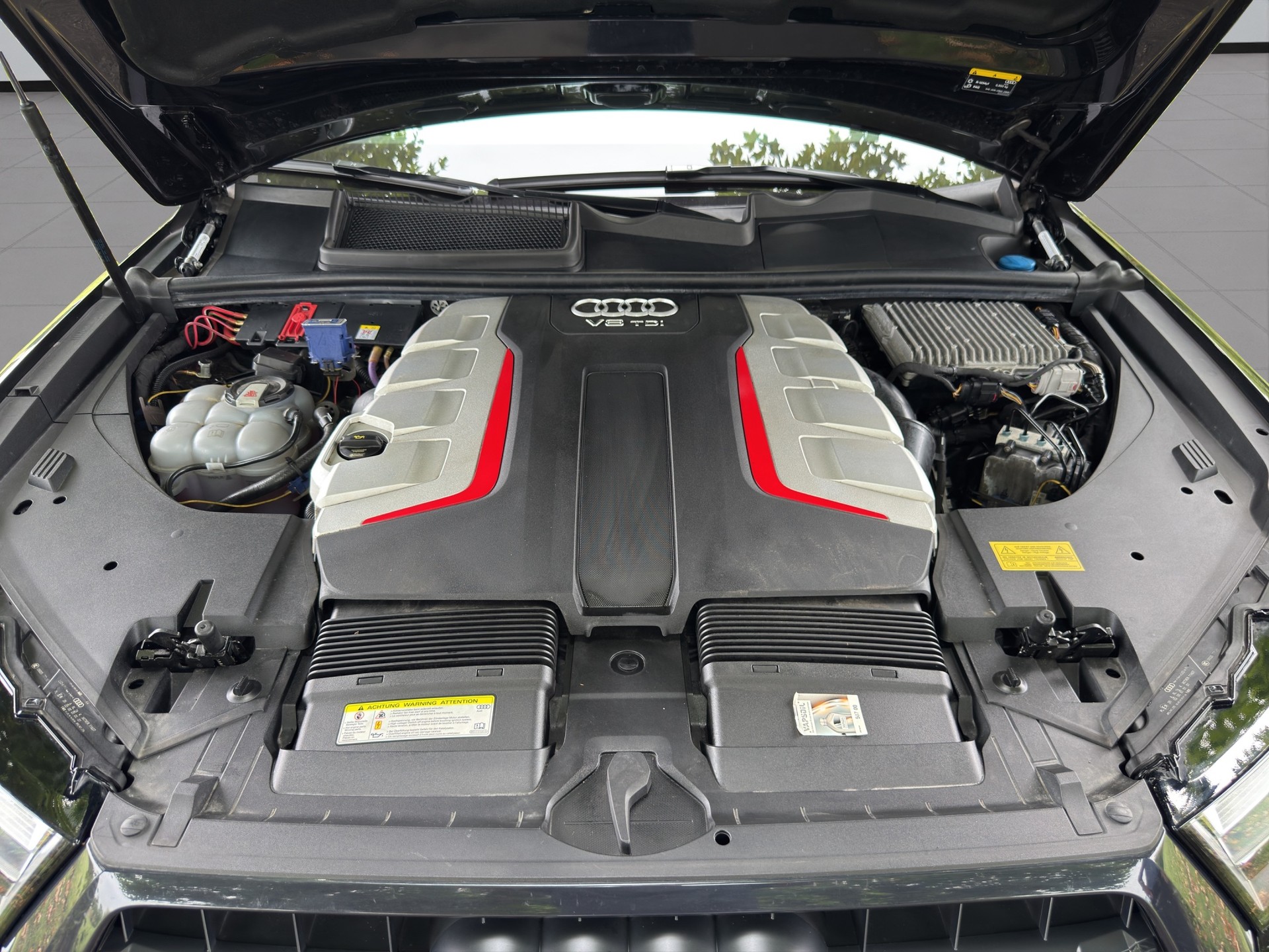AUDI SQ7 4.0 TDI quattro tiptronic-image-21