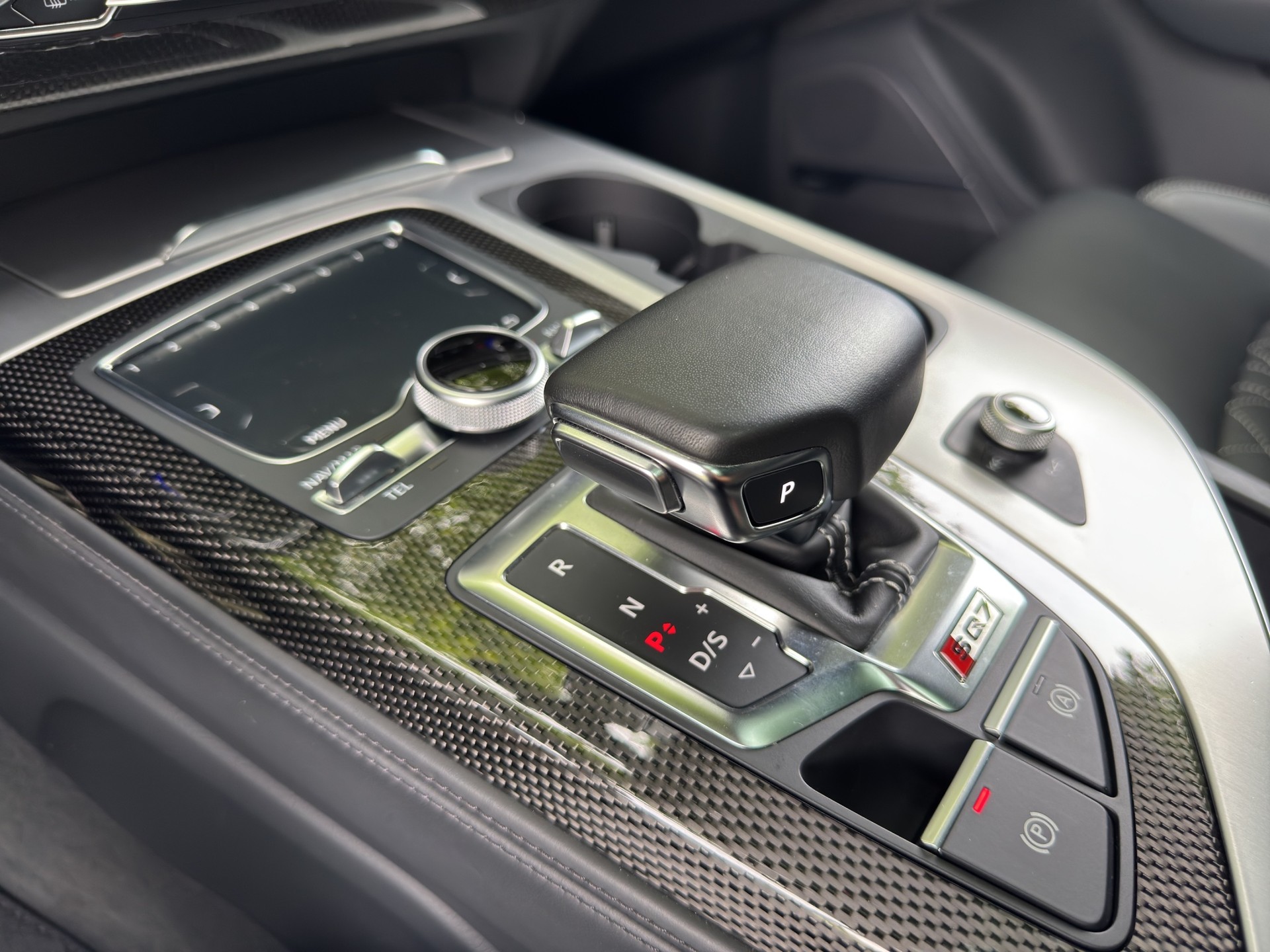 AUDI SQ7 4.0 TDI quattro tiptronic-image-15