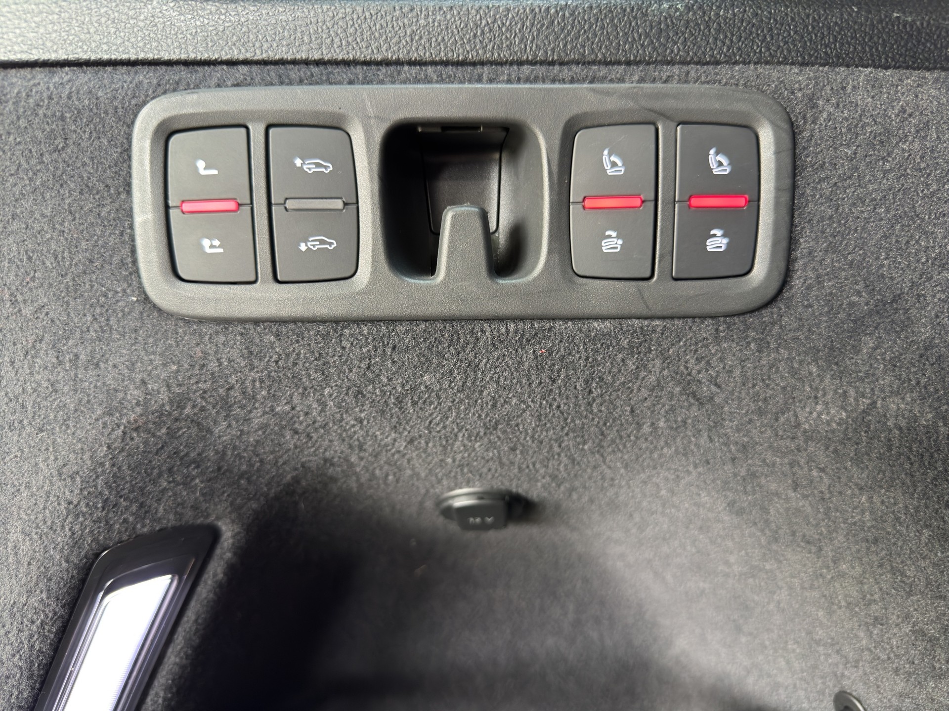 AUDI SQ7 4.0 TDI quattro tiptronic-image-28