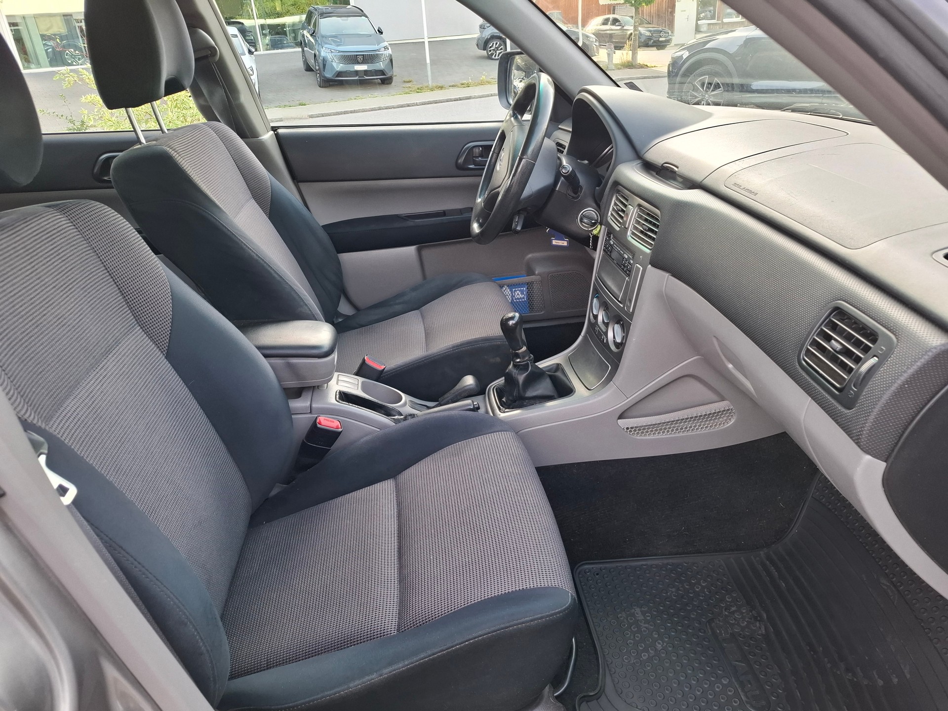 SUBARU Forester 2.0X (Swiss)-image-4
