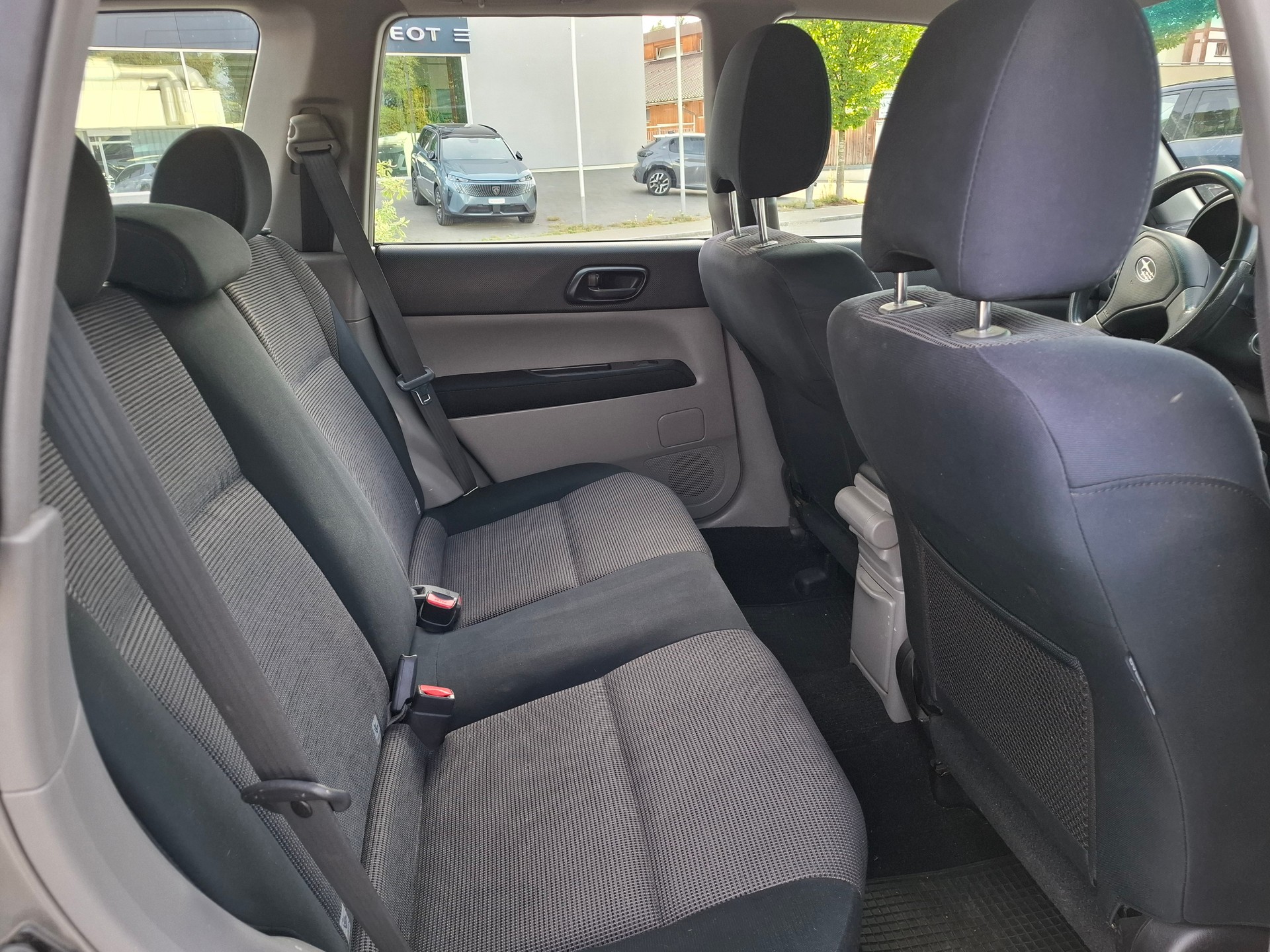 SUBARU Forester 2.0X (Swiss)-image-5