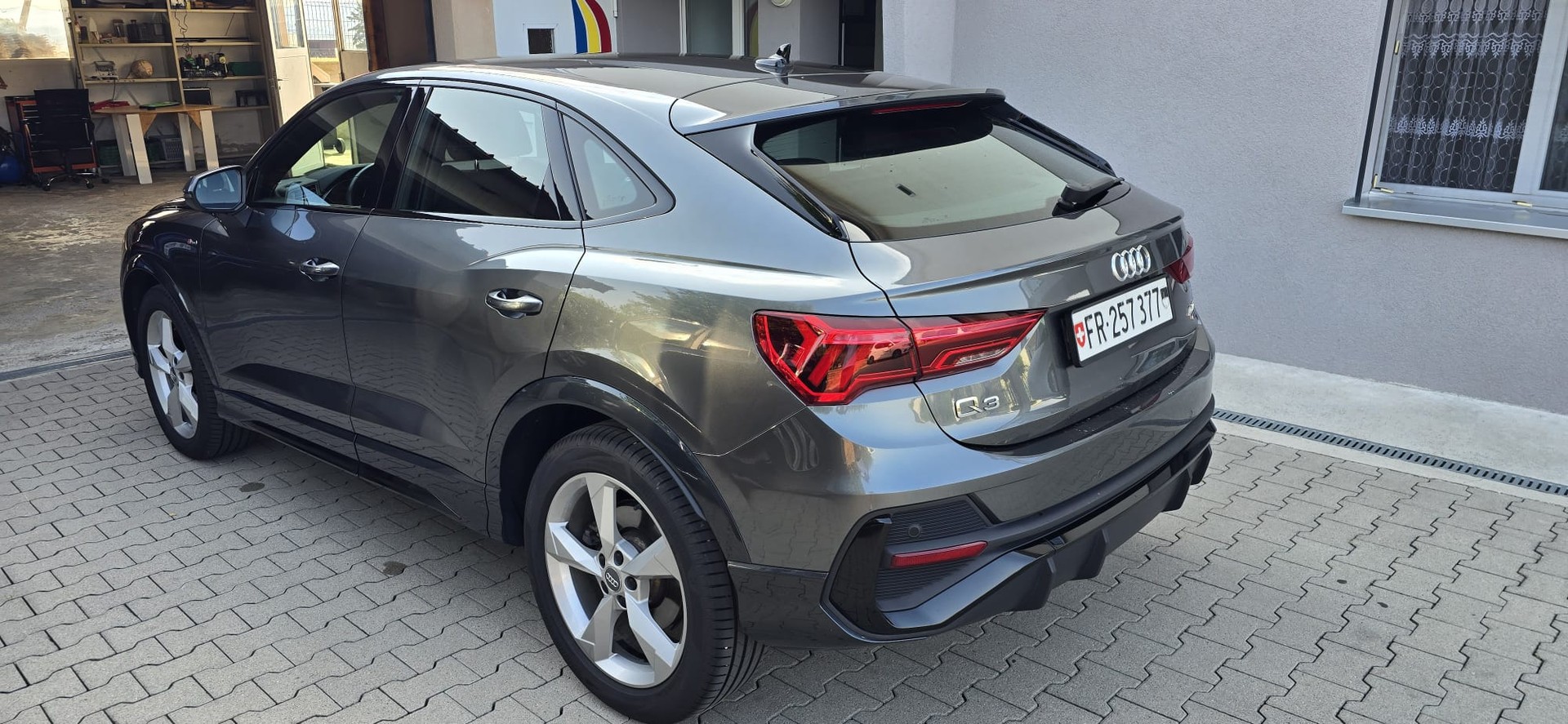 AUDI Q3 Sportback 40 TDI S line Attraction quattro S-tronic-image-5