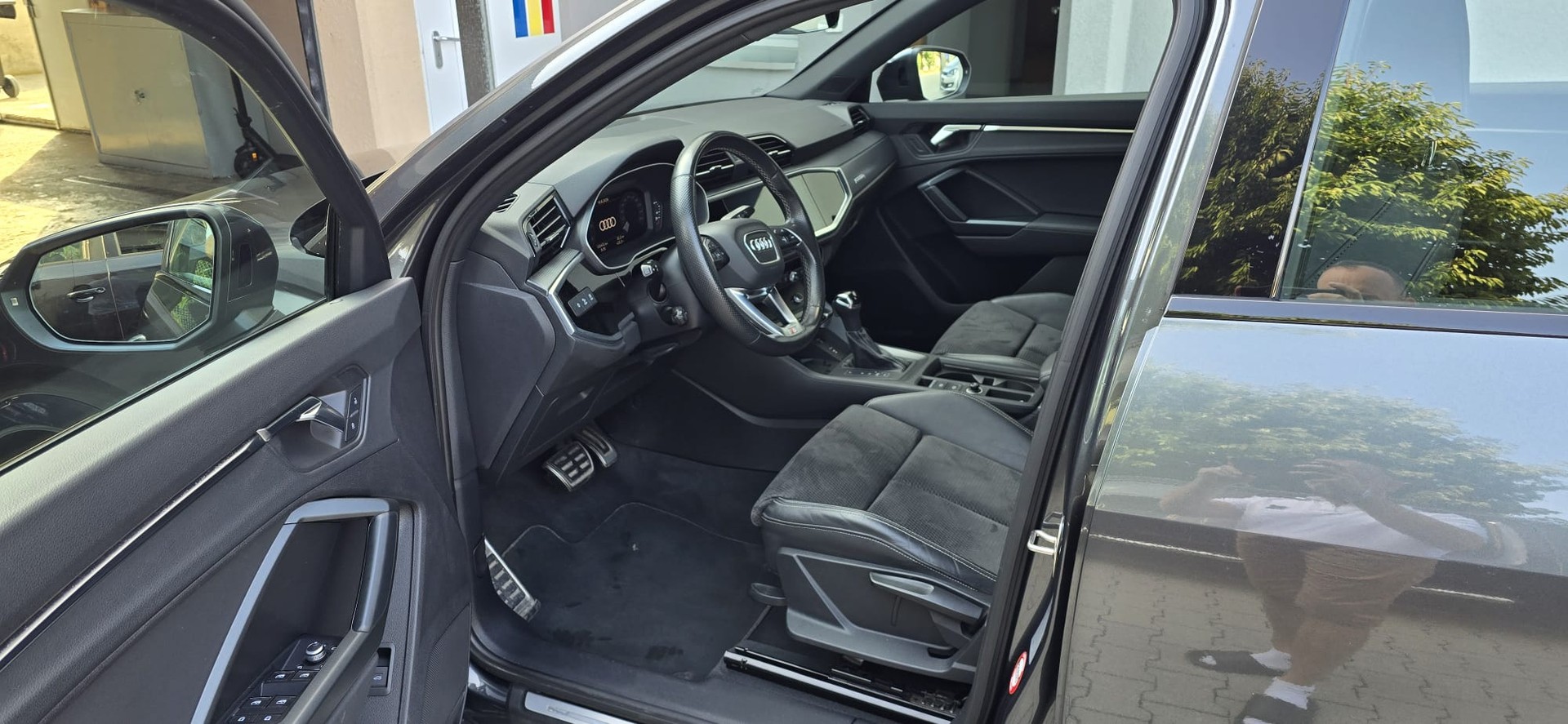 AUDI Q3 Sportback 40 TDI S line Attraction quattro S-tronic-image-12