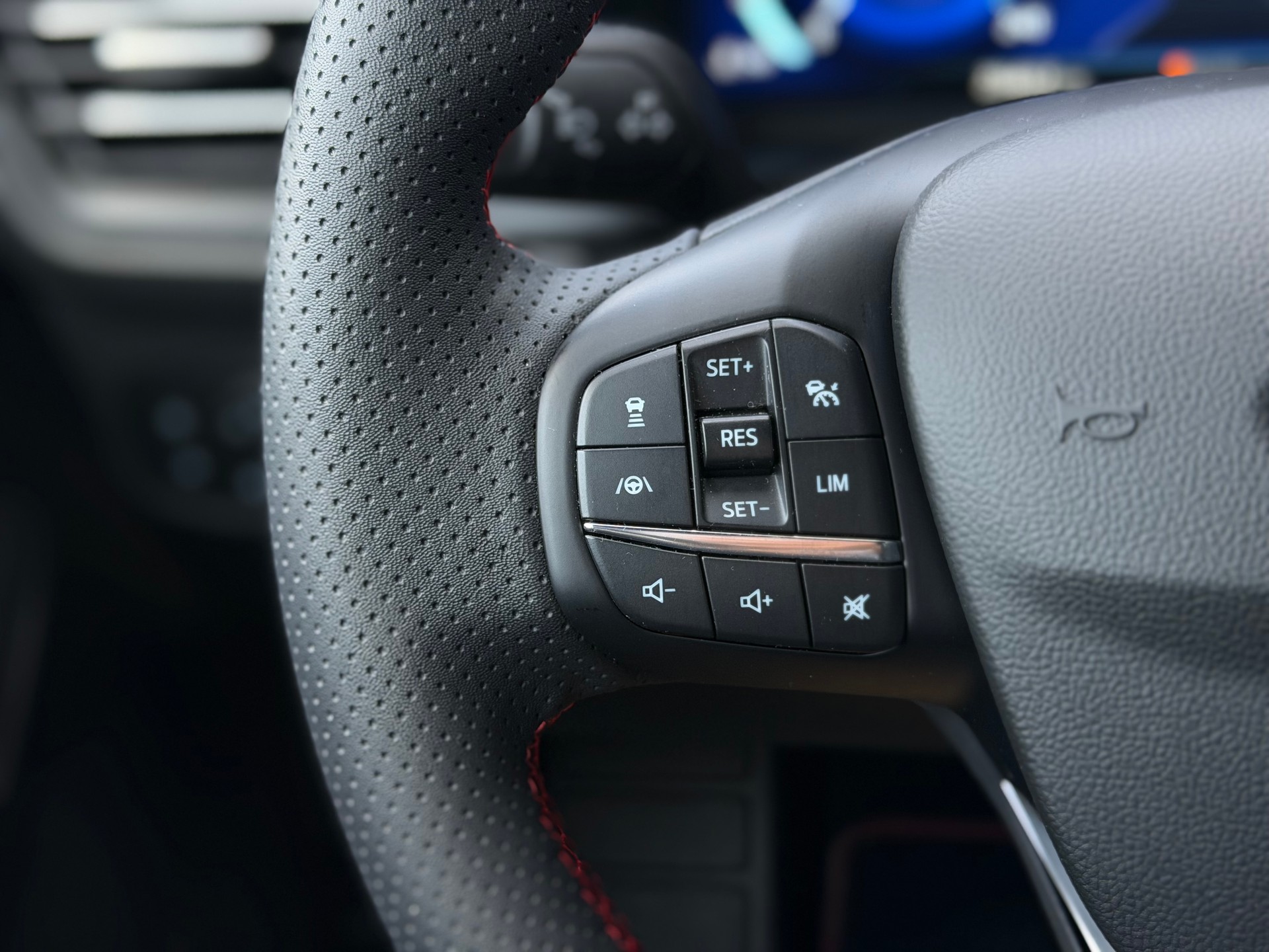 FORD Focus 1.0 MHEV ST-Line X Automat ** AHK 1500 KG **-image-17
