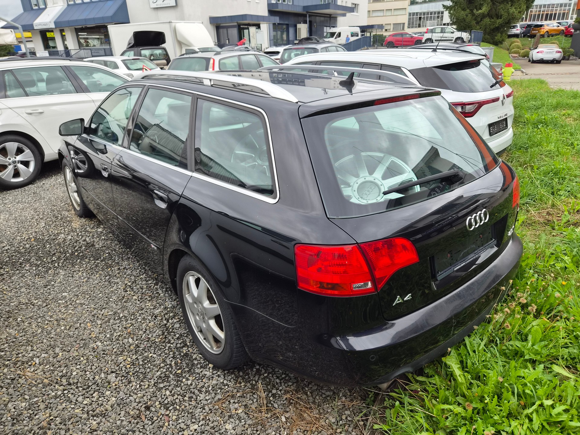 AUDI A4 Avant 2.0 Turbo FSI quattro S-Line-image-4