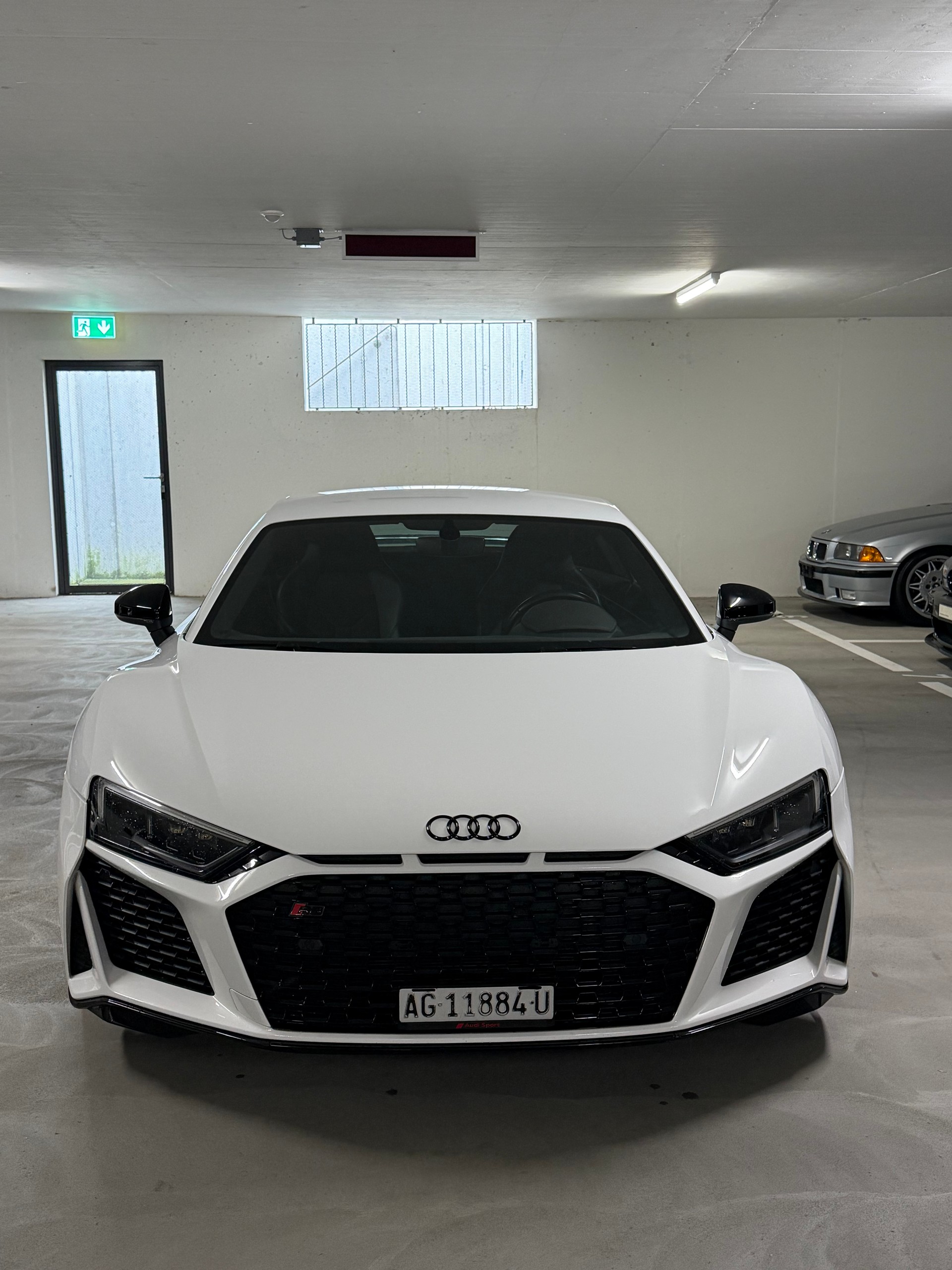 AUDI Audi R8 V10 RWD Coupe-image-7