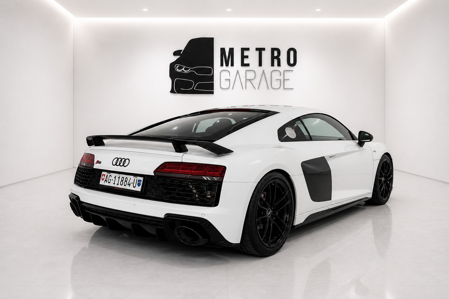 AUDI Audi R8 V10 RWD Coupe-image-4