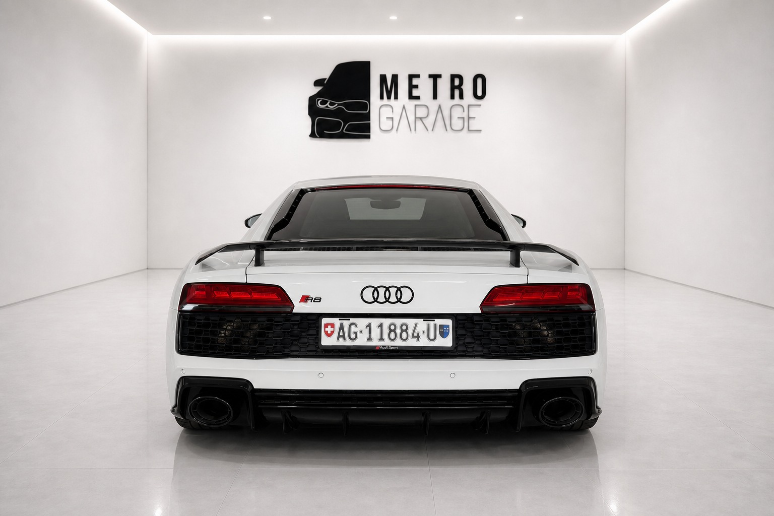 AUDI Audi R8 V10 RWD Coupe-showroom-element-3