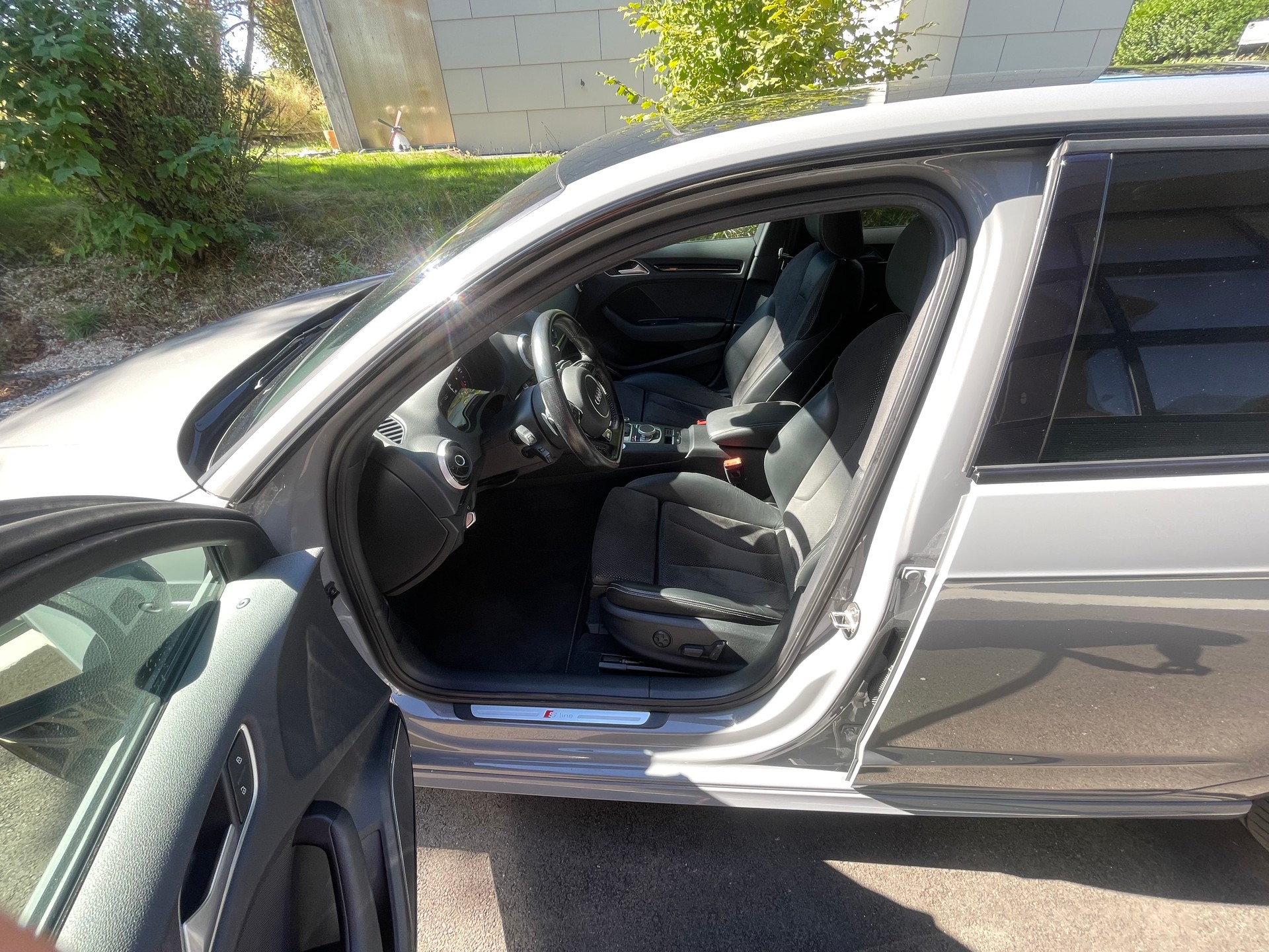 AUDI A3 Sportback 1.8 TFSI Ambition quattro S-tronic mit absoluter Top-Ausstattung!!-image-13