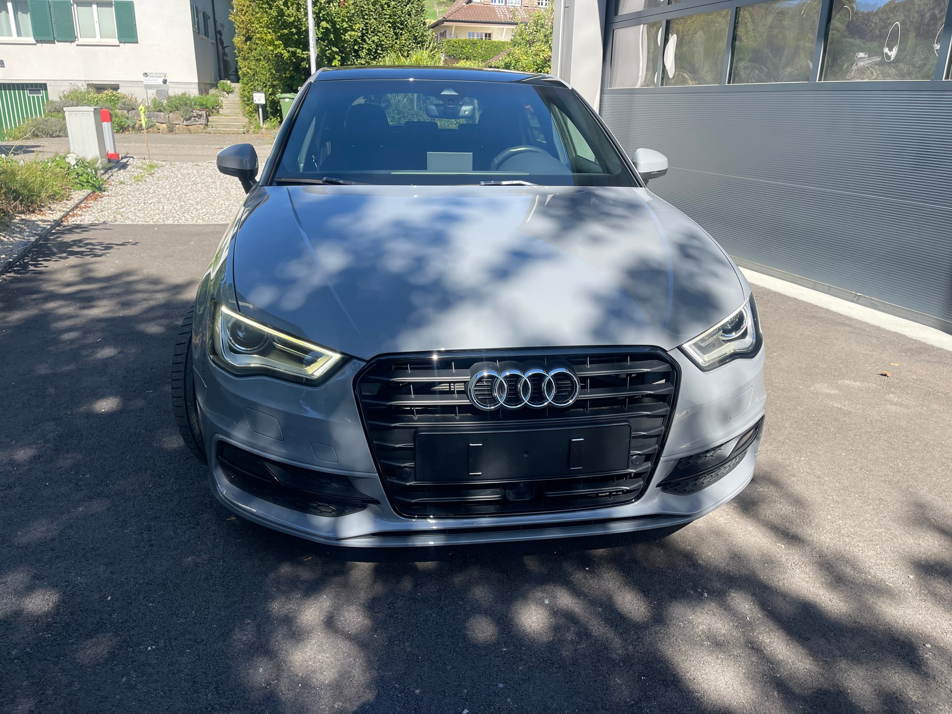 AUDI A3 Sportback 1.8 TFSI Ambition quattro S-tronic mit absoluter Top-Ausstattung!!-image-4