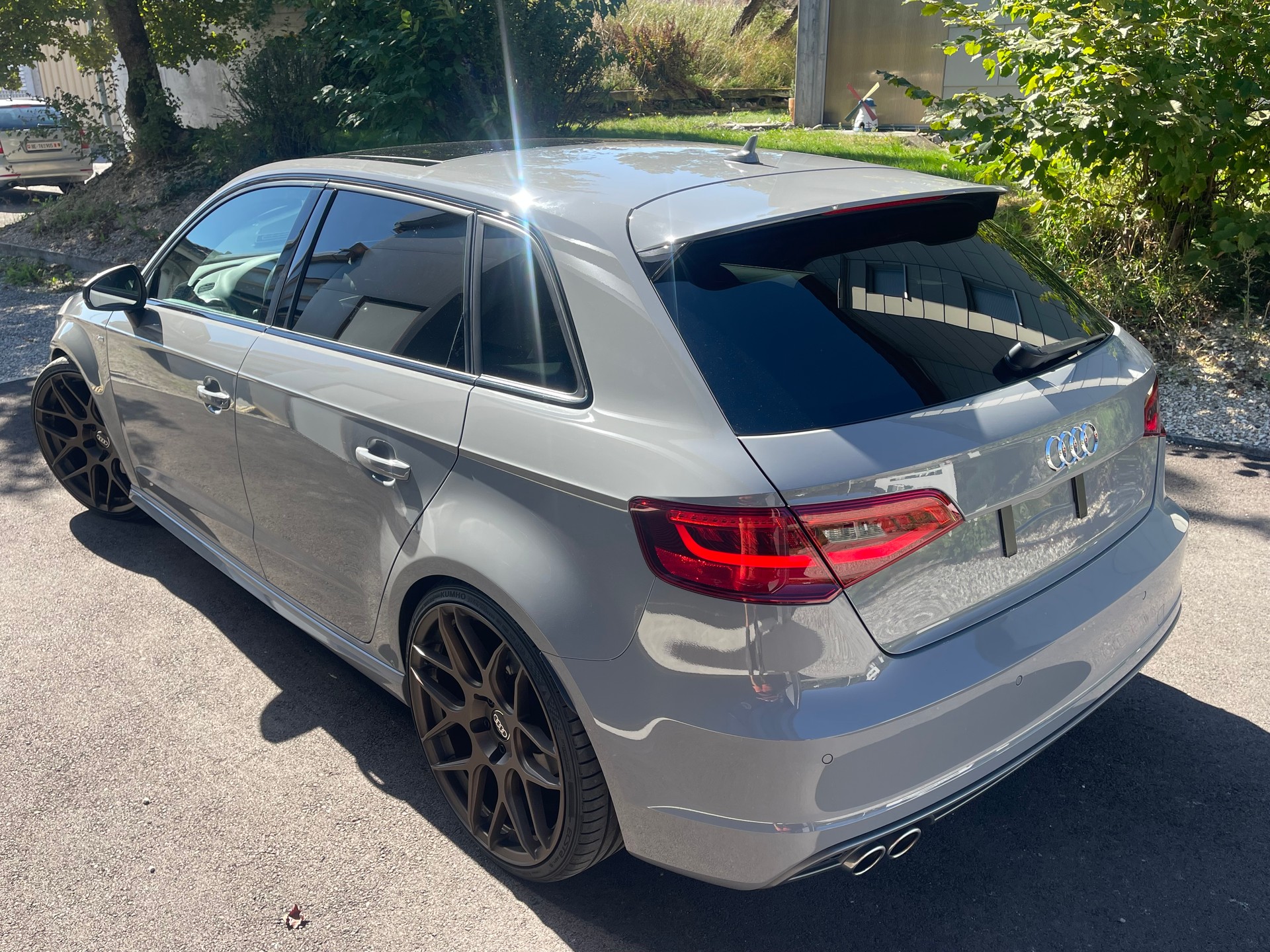AUDI A3 Sportback 1.8 TFSI Ambition quattro S-tronic mit absoluter Top-Ausstattung!!-image-3