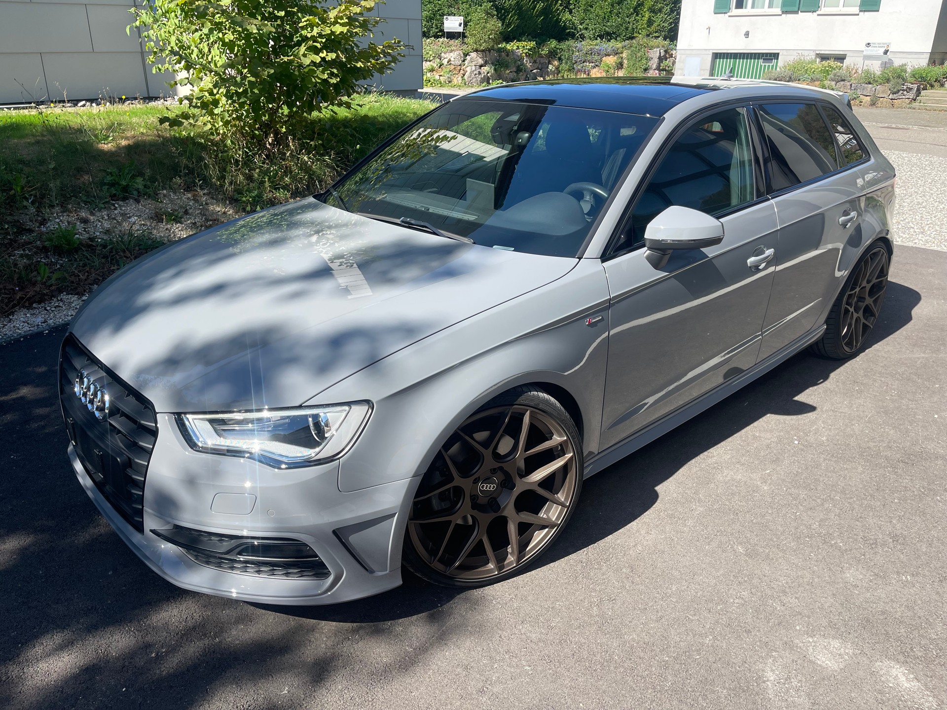 AUDI A3 Sportback 1.8 TFSI Ambition quattro S-tronic mit absoluter Top-Ausstattung!!-image-0