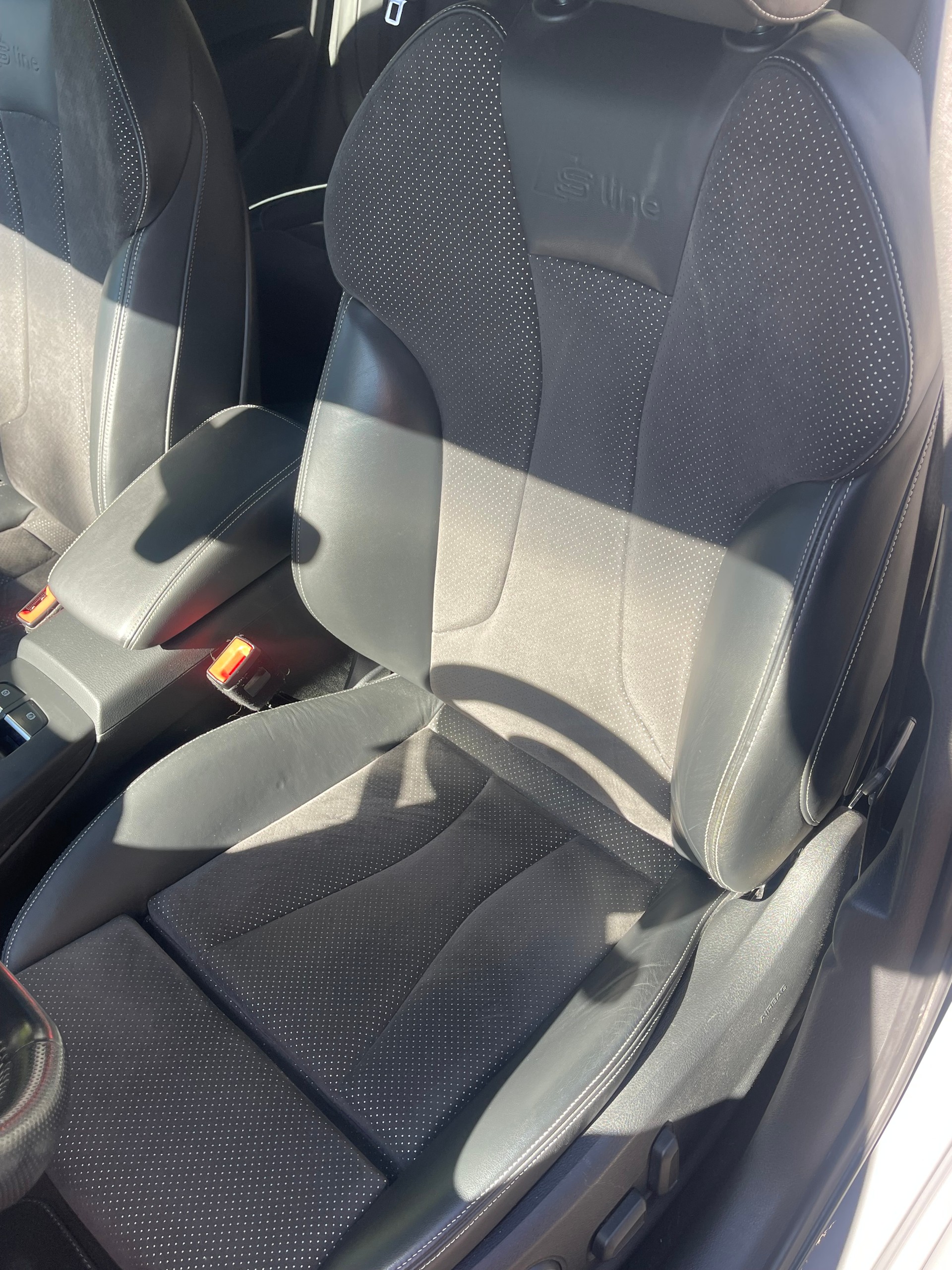 AUDI A3 Sportback 1.8 TFSI Ambition quattro S-tronic mit absoluter Top-Ausstattung!!-image-8
