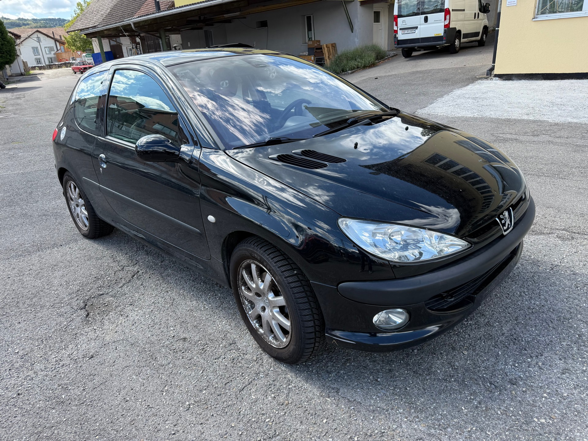 PEUGEOT 206 2.0 16V GTI-image-1