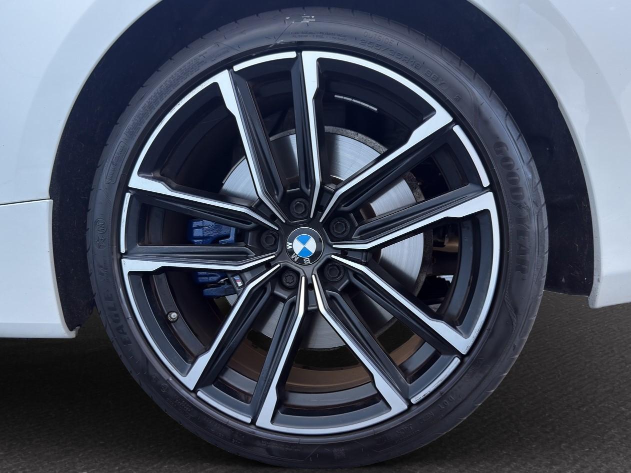 BMW M440i xDrive Coupé-image-9