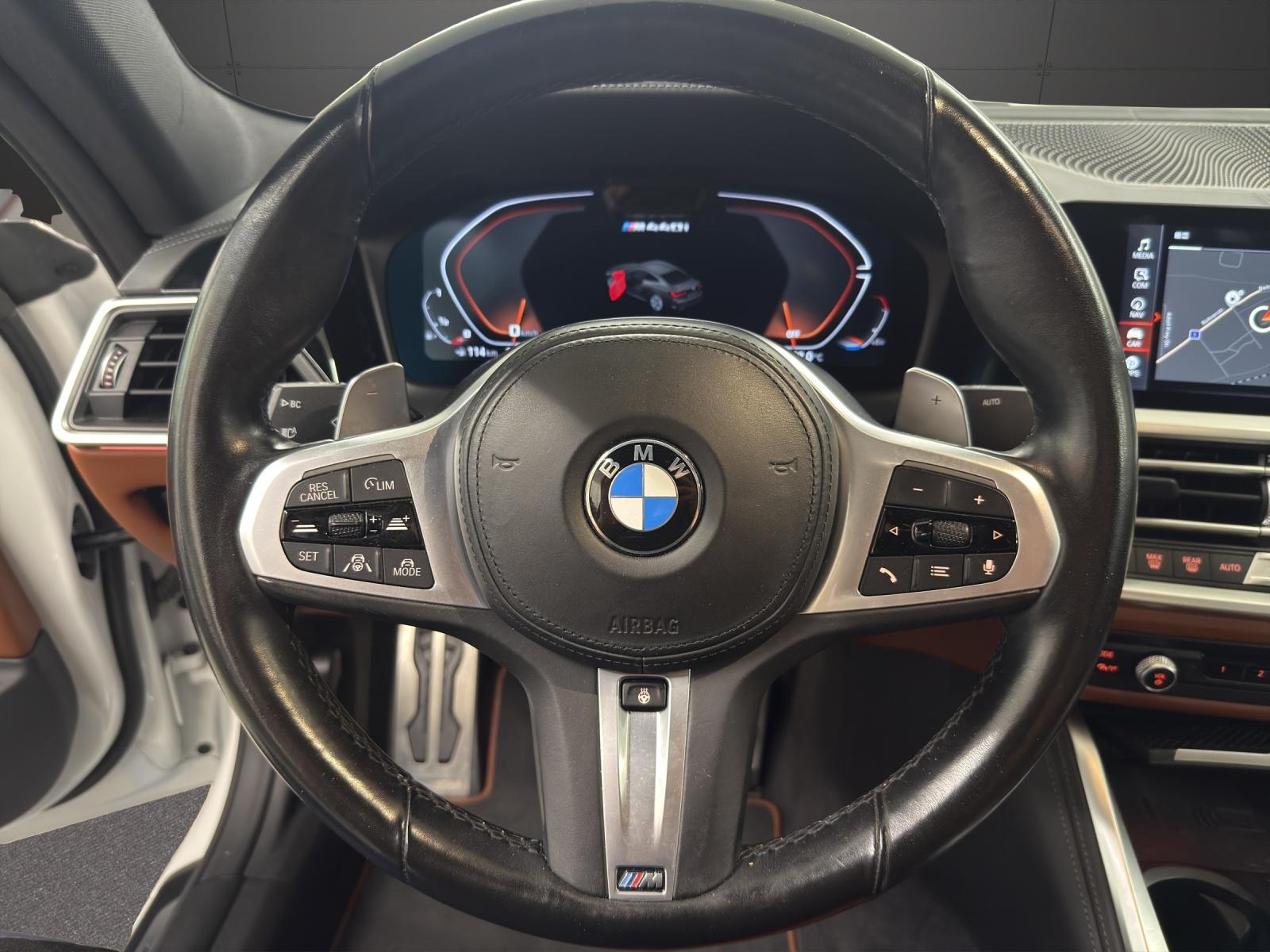 BMW M440i xDrive Coupé-image-12