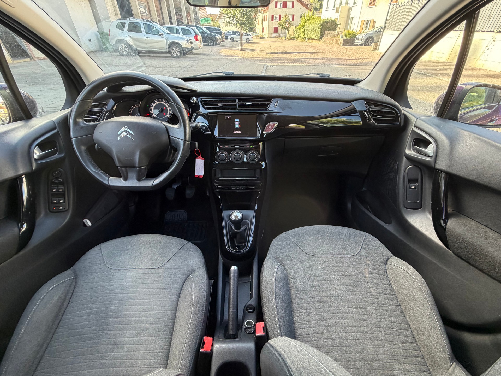 CITROEN C3 1.2i PureTech Exclusive-image-8