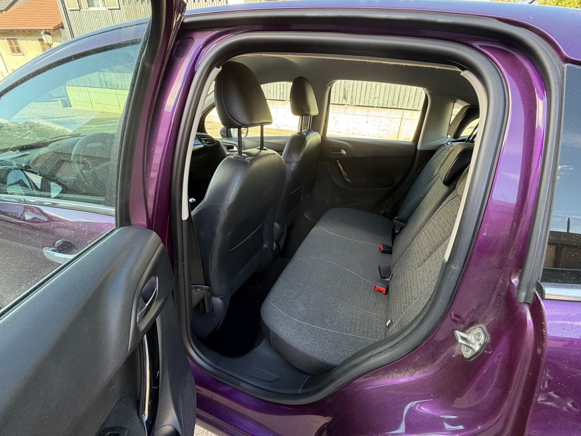 CITROEN C3 1.2i PureTech Exclusive-image-10