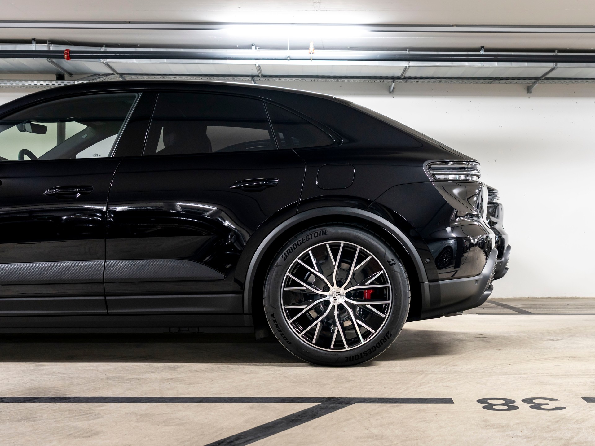PORSCHE Macan 4 S 100kWh-image-7