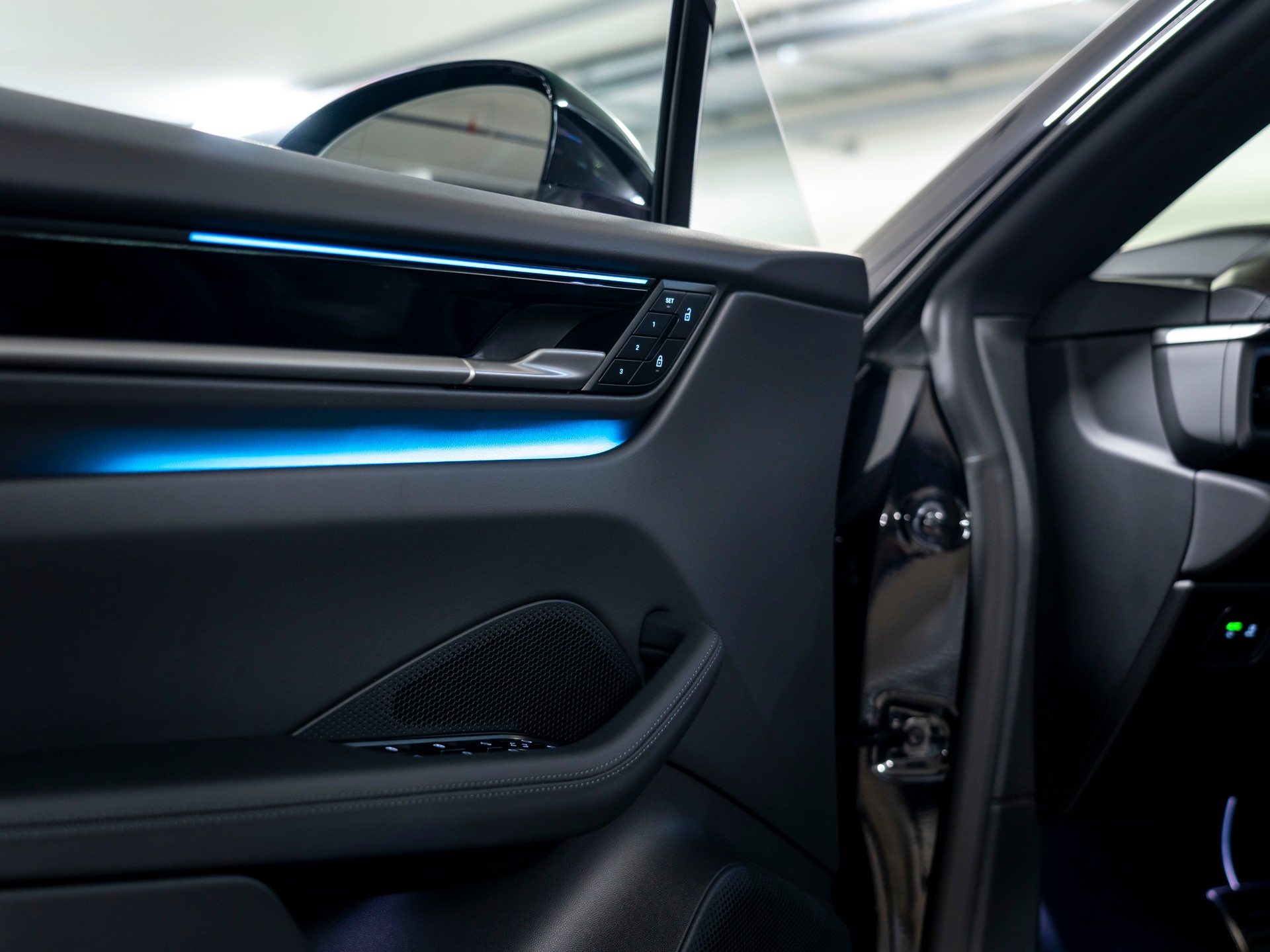 PORSCHE Macan 4 S 100kWh-image-12