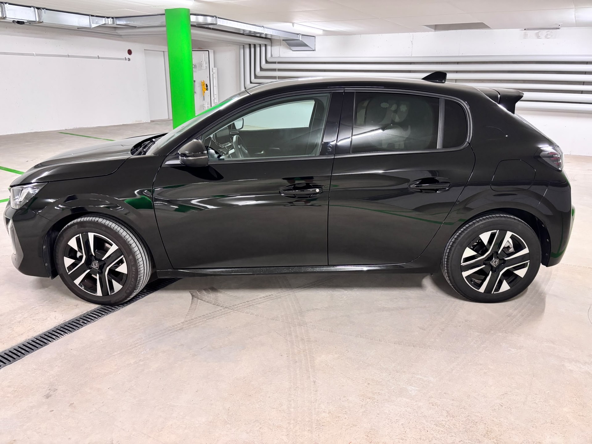 PEUGEOT 208 1.2 MHEV 110 Active-image-2