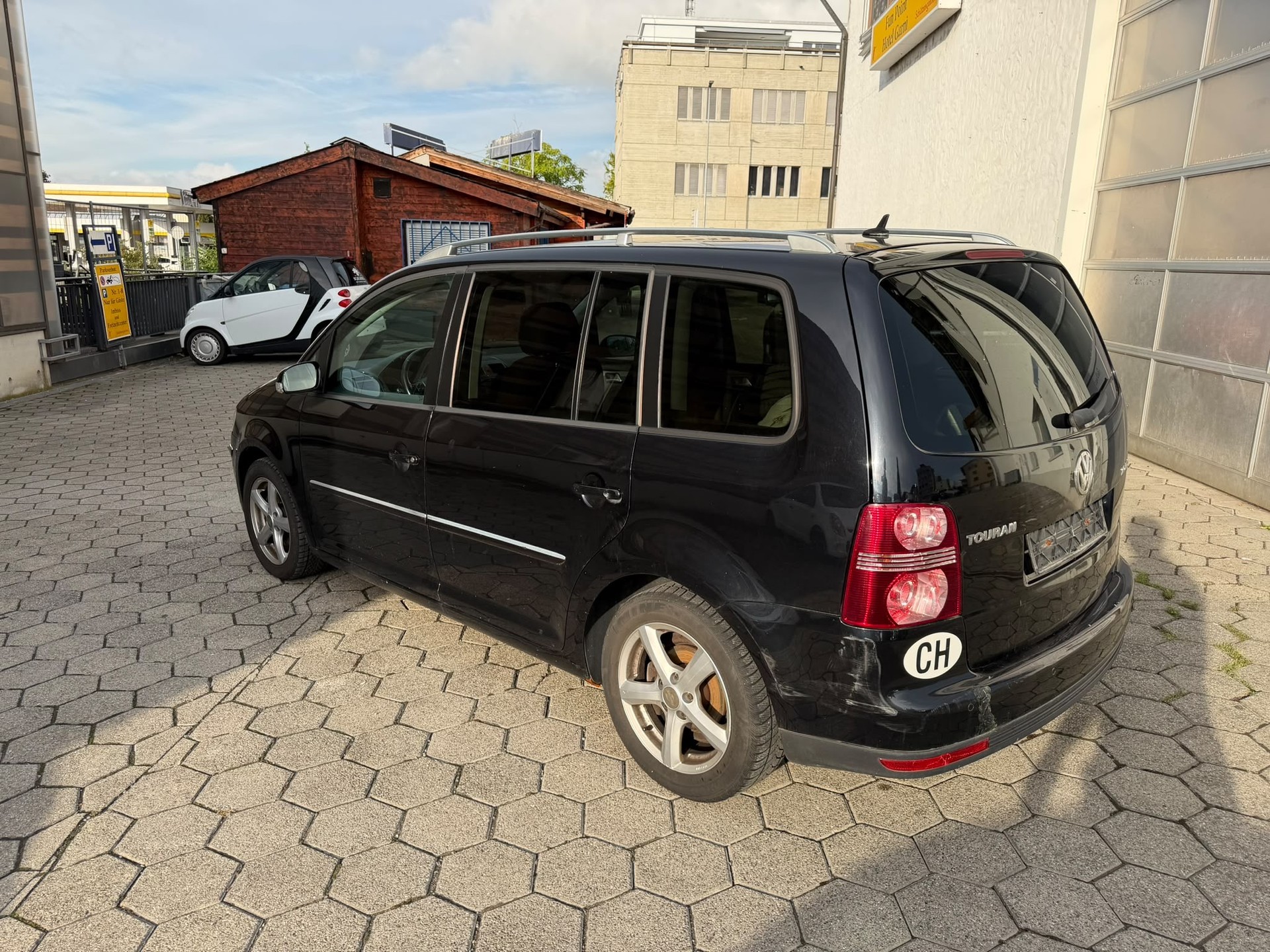 VW Touran 2.0 TDI Highline-image-8