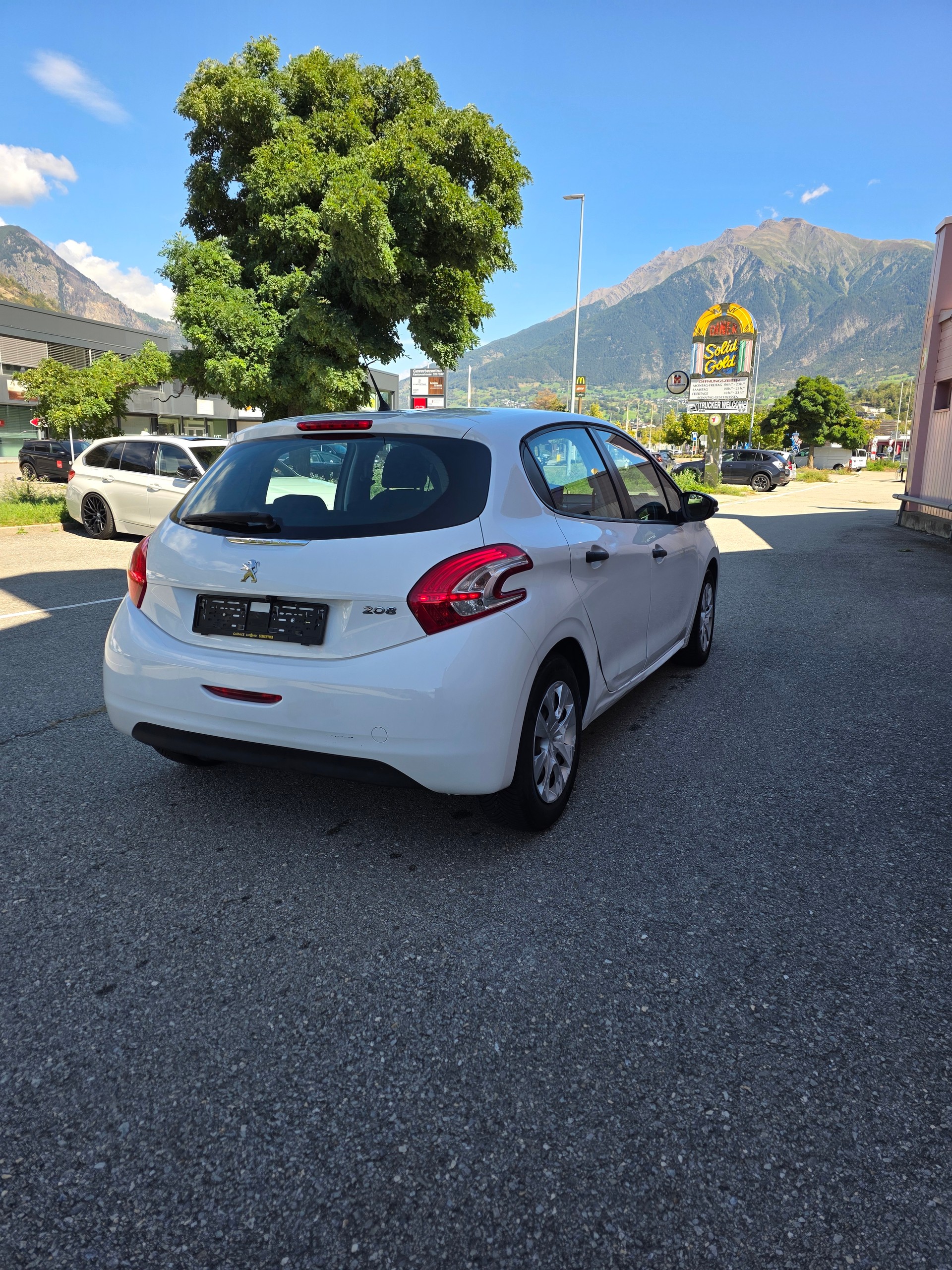 PEUGEOT 208 1.2 VTI Roland Garros-image-6