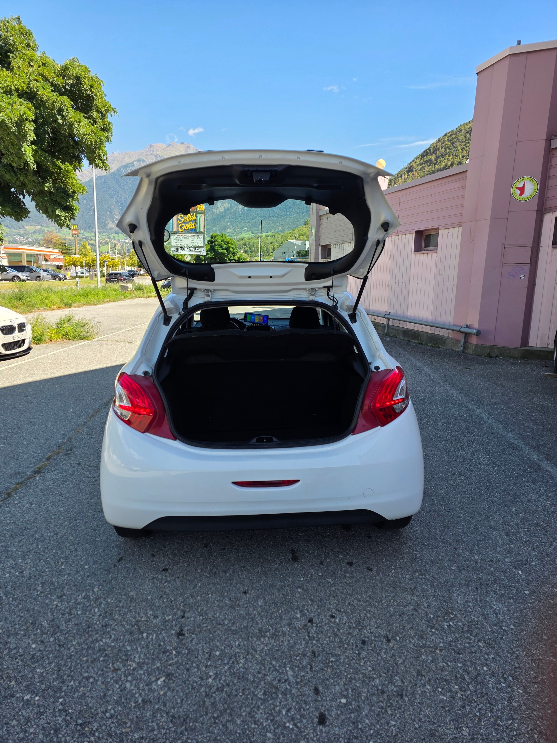 PEUGEOT 208 1.2 VTI Roland Garros-image-7