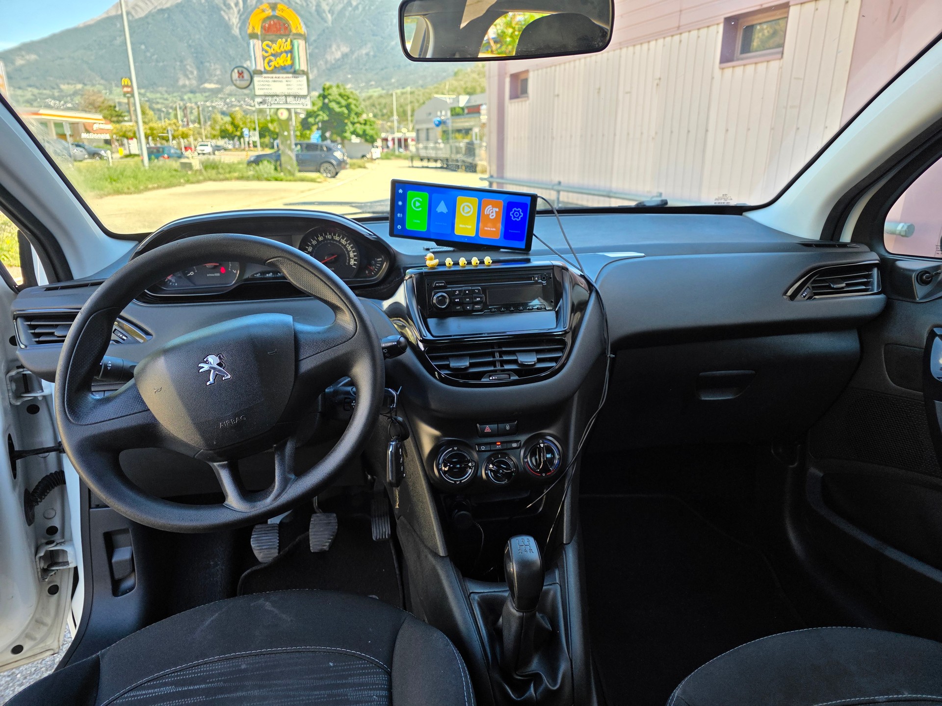 PEUGEOT 208 1.2 VTI Roland Garros-image-13