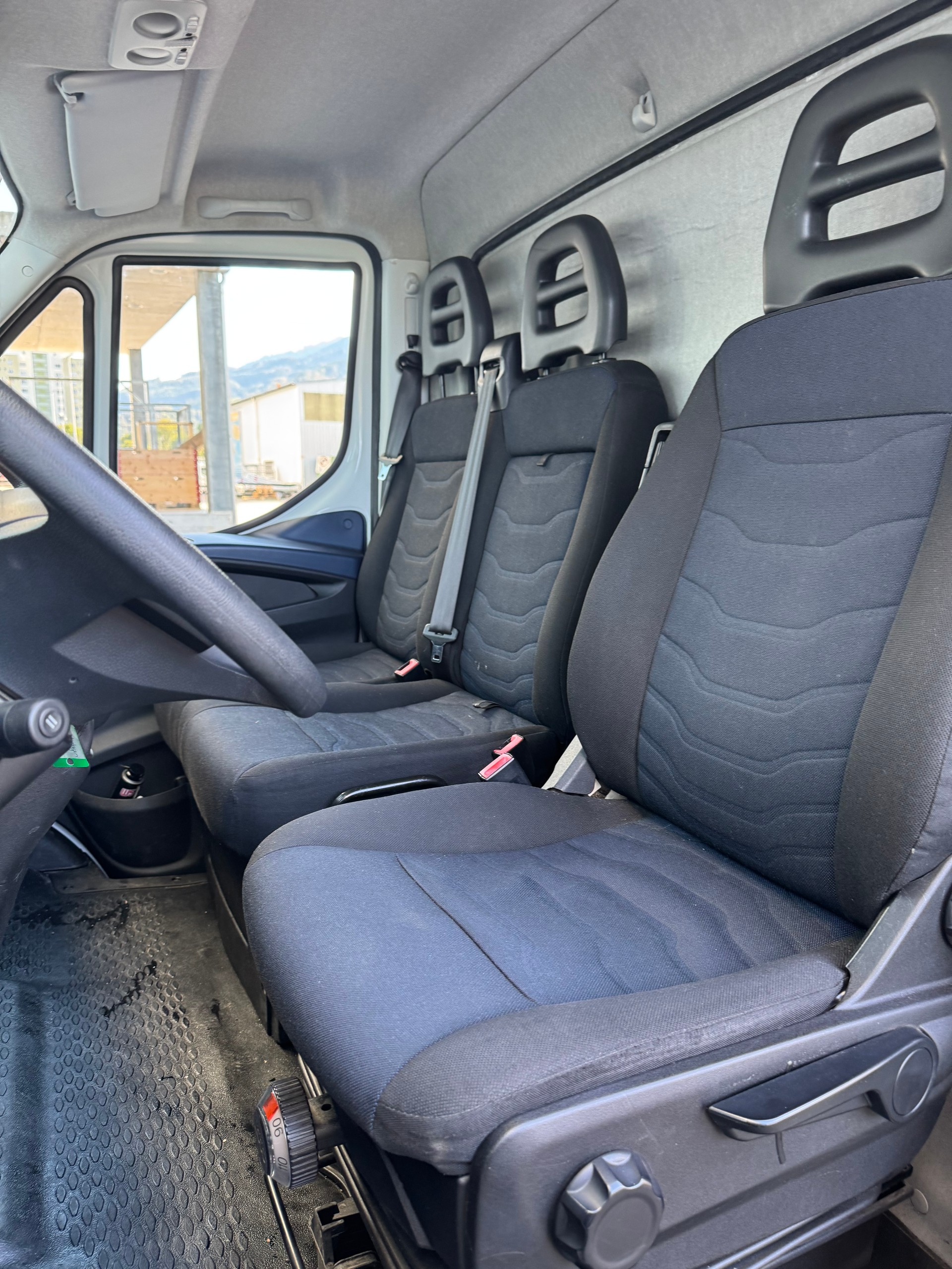 IVECO 33 S 14 A8-image-7
