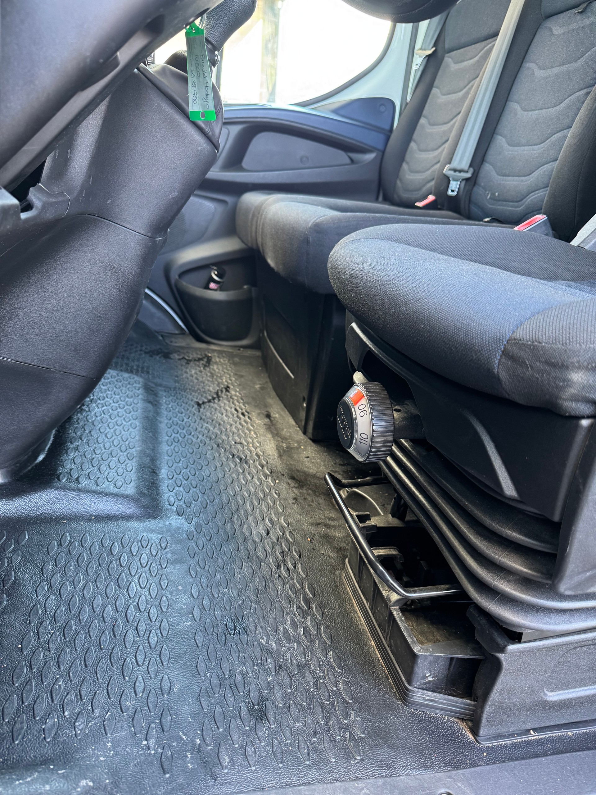 IVECO 33 S 14 A8-image-8