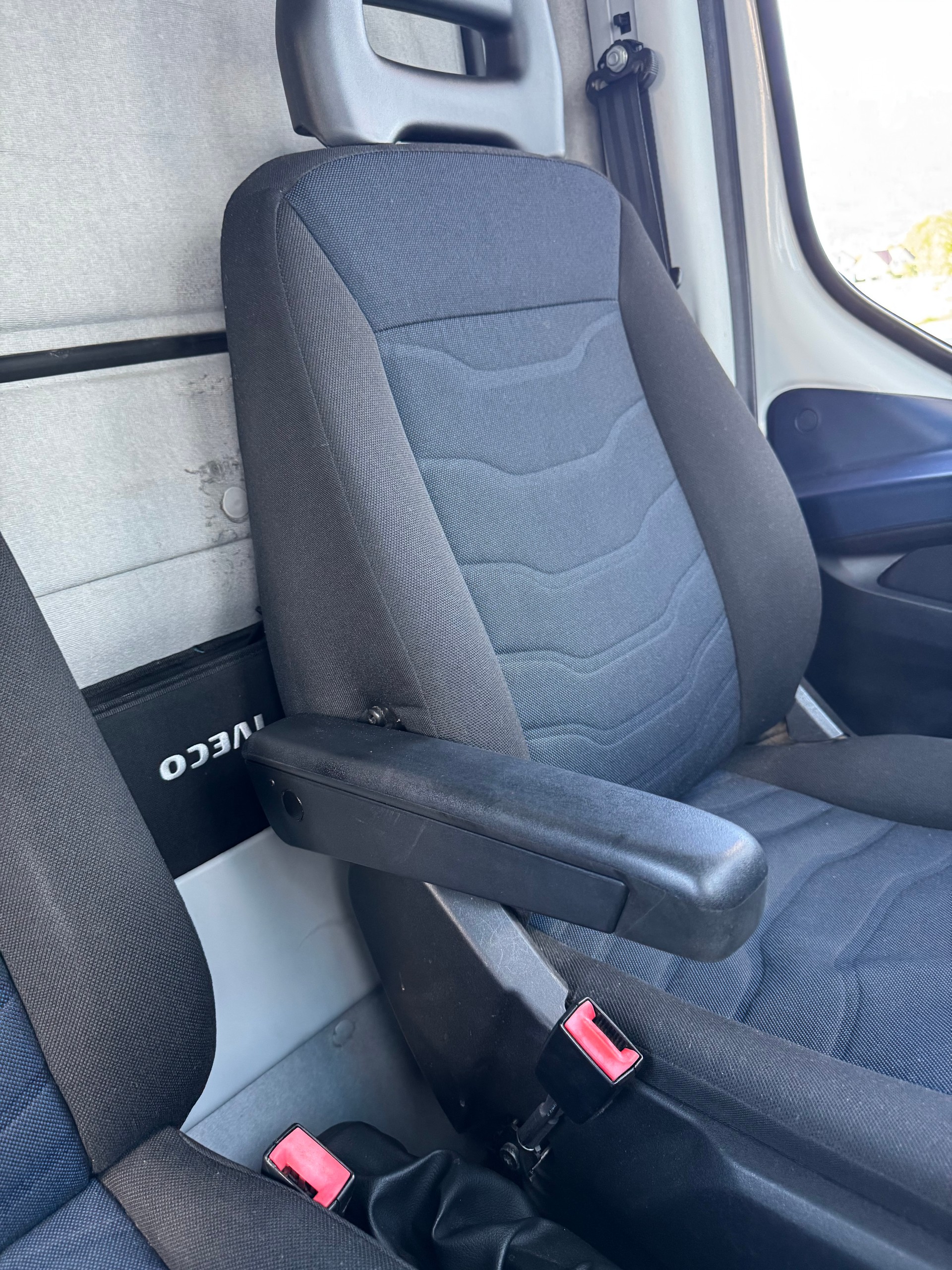 IVECO 33 S 14 A8-image-10