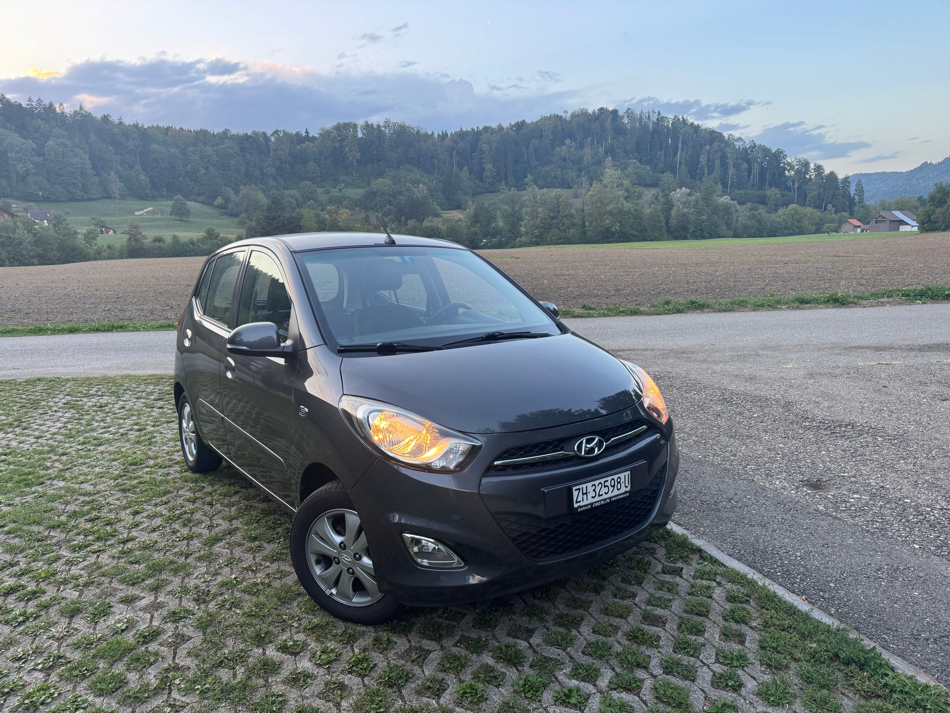 HYUNDAI 1.2 Style-image-3