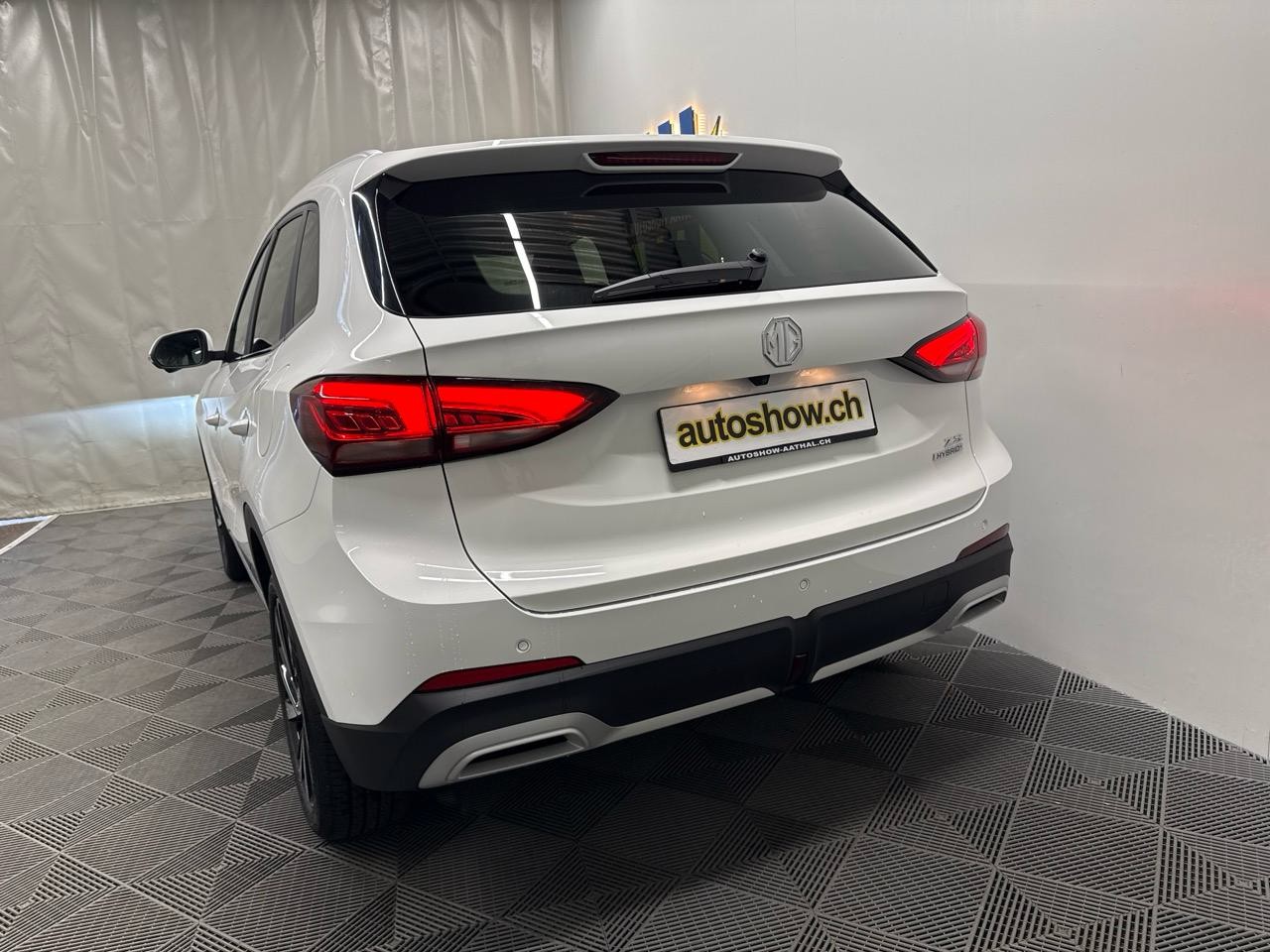 MG ZS 1.5 HEV Luxury-image-13