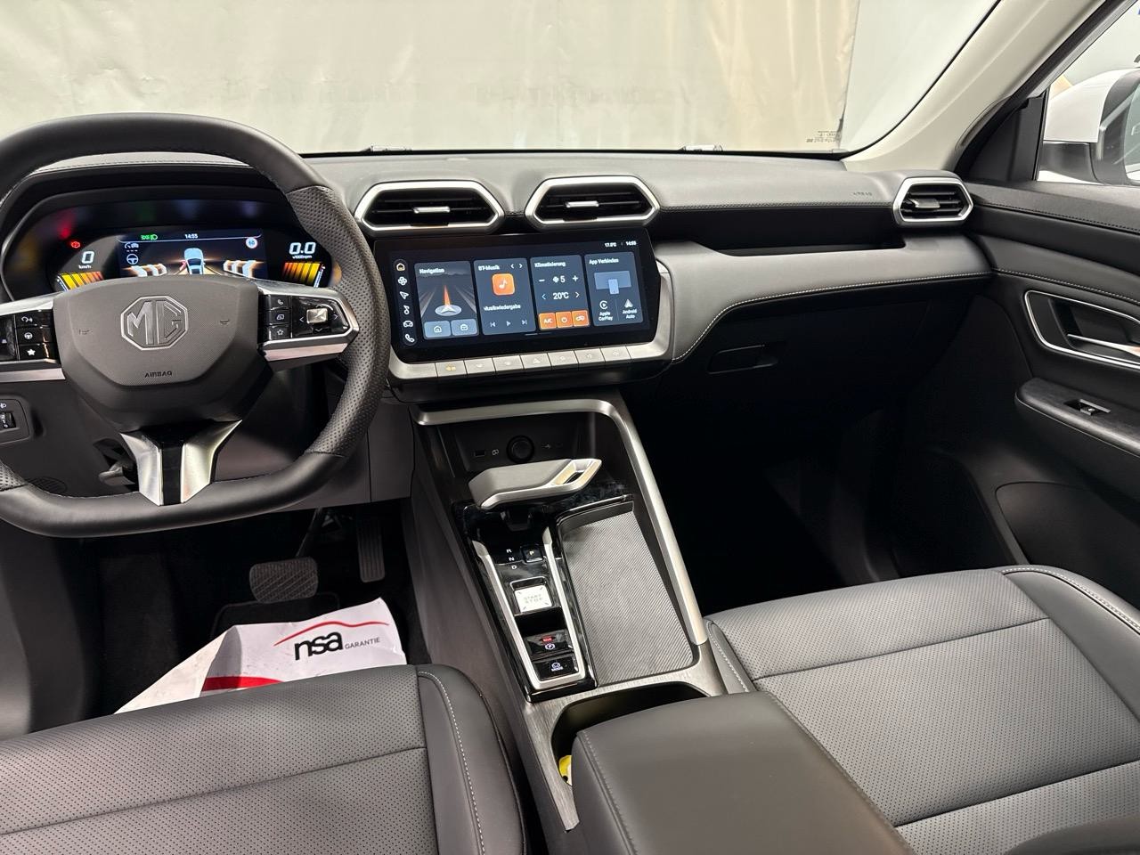 MG ZS 1.5 HEV Luxury-image-5