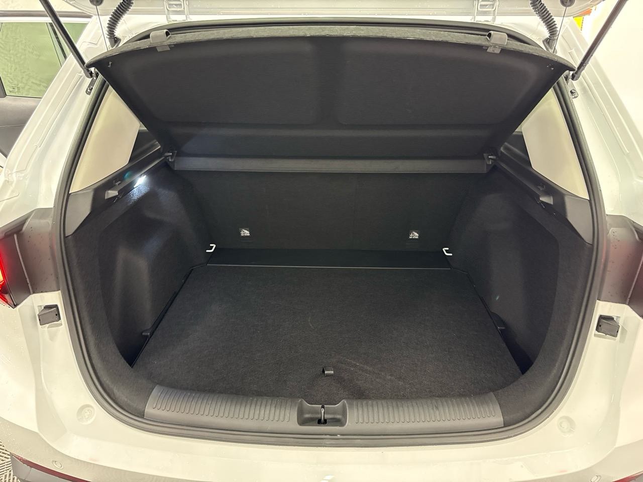 MG ZS 1.5 HEV Luxury-image-11