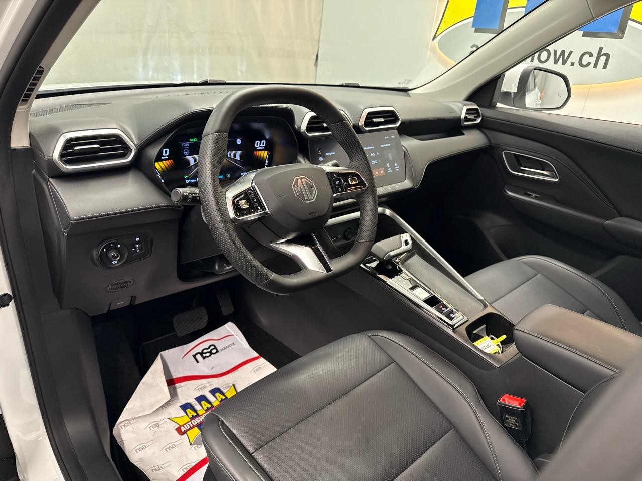 MG ZS 1.5 HEV Luxury-image-2