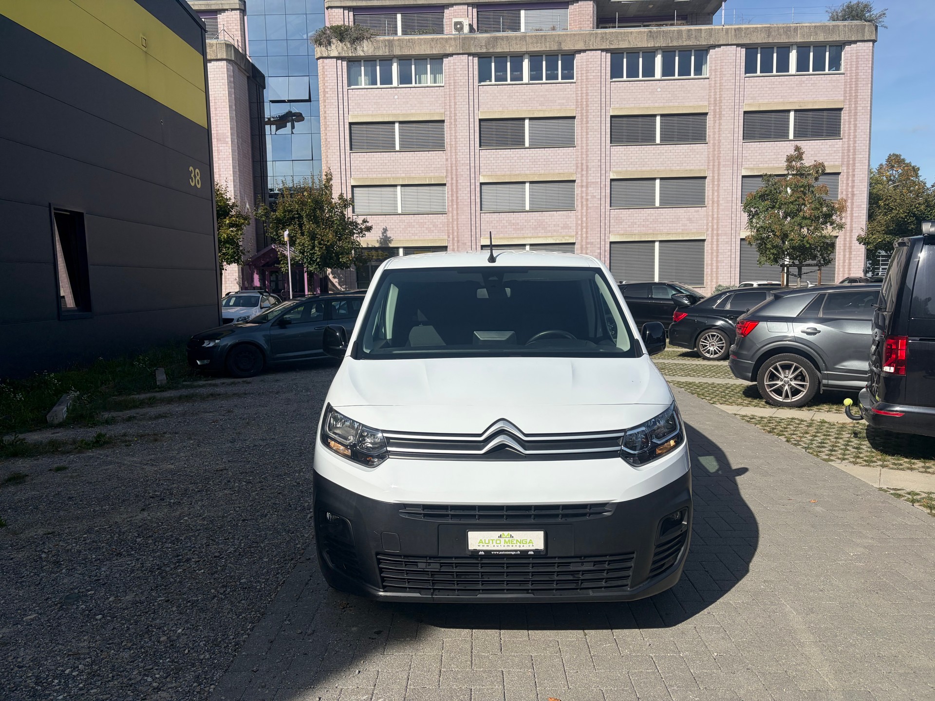 CITROEN Berlingo Van 1.5 Blue HDi 130 s/s Club EAT8 1000kg-image-1