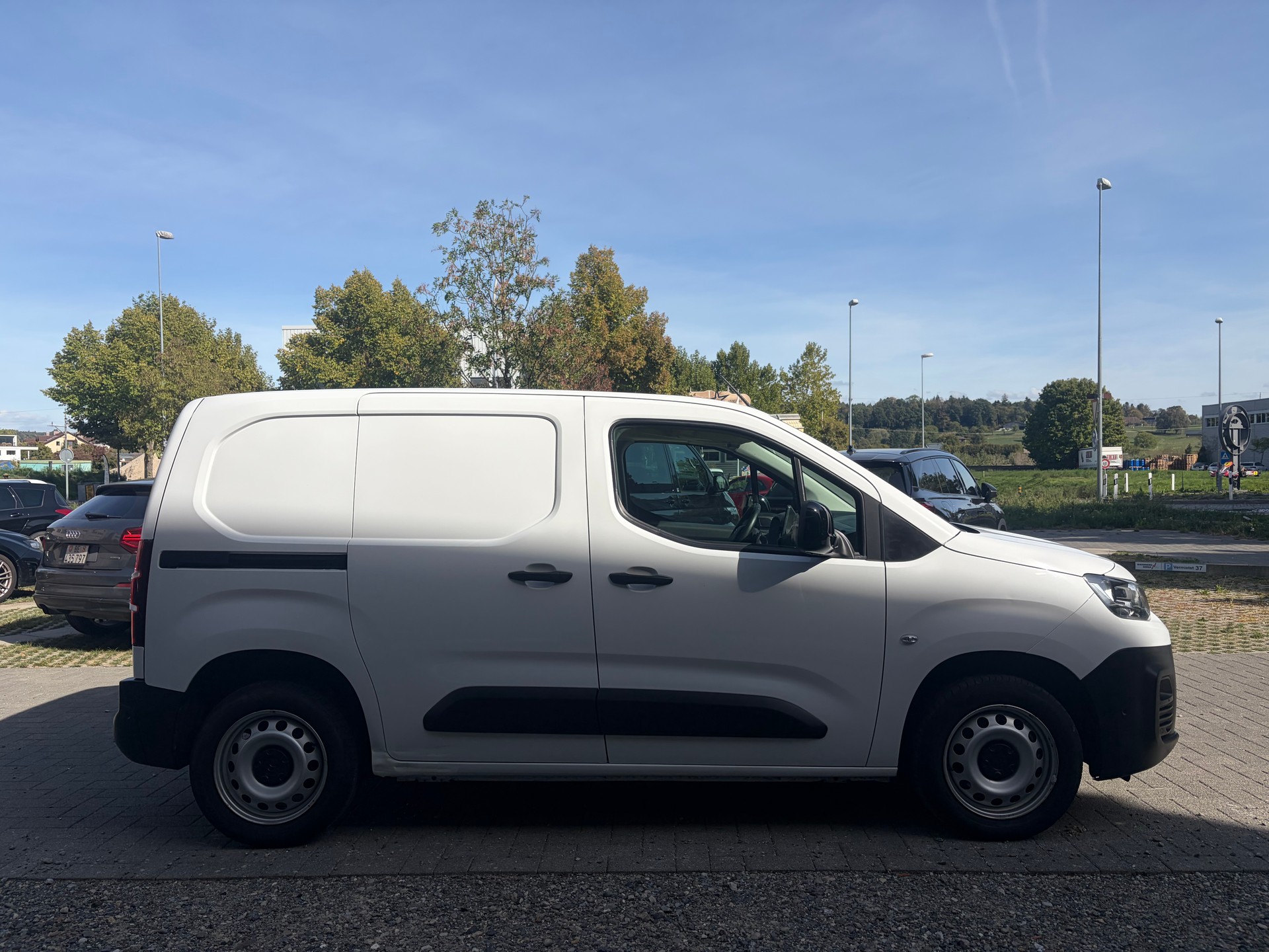 CITROEN Berlingo Van 1.5 Blue HDi 130 s/s Club EAT8 1000kg-image-3