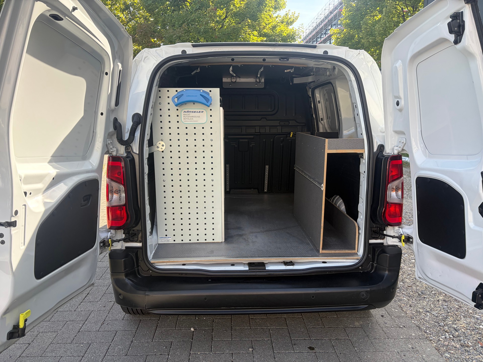 CITROEN Berlingo Van 1.5 Blue HDi 130 s/s Club EAT8 1000kg-image-12