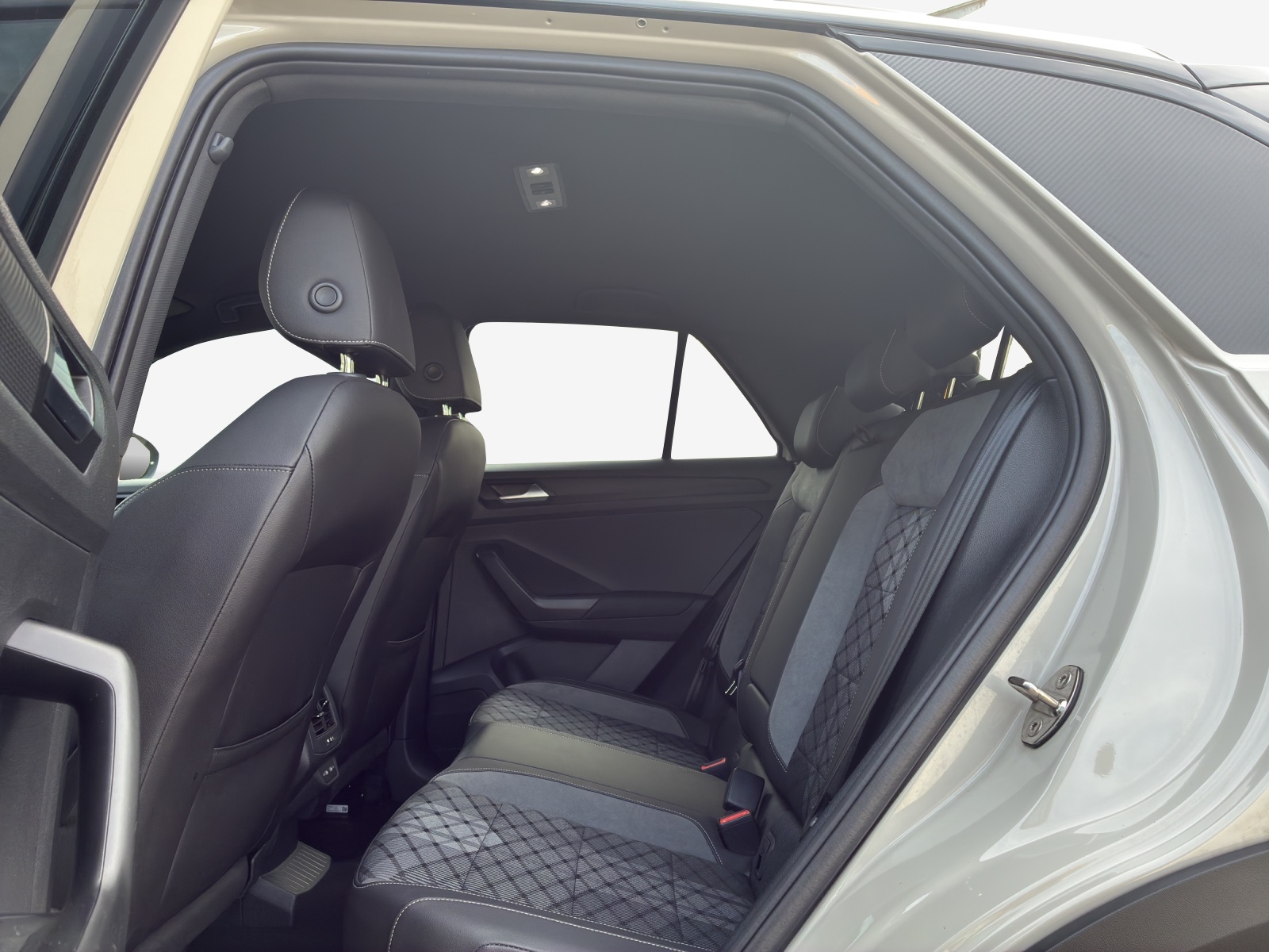 VW T-Roc 1.5 TSI EVO R-Line DSG-image-11