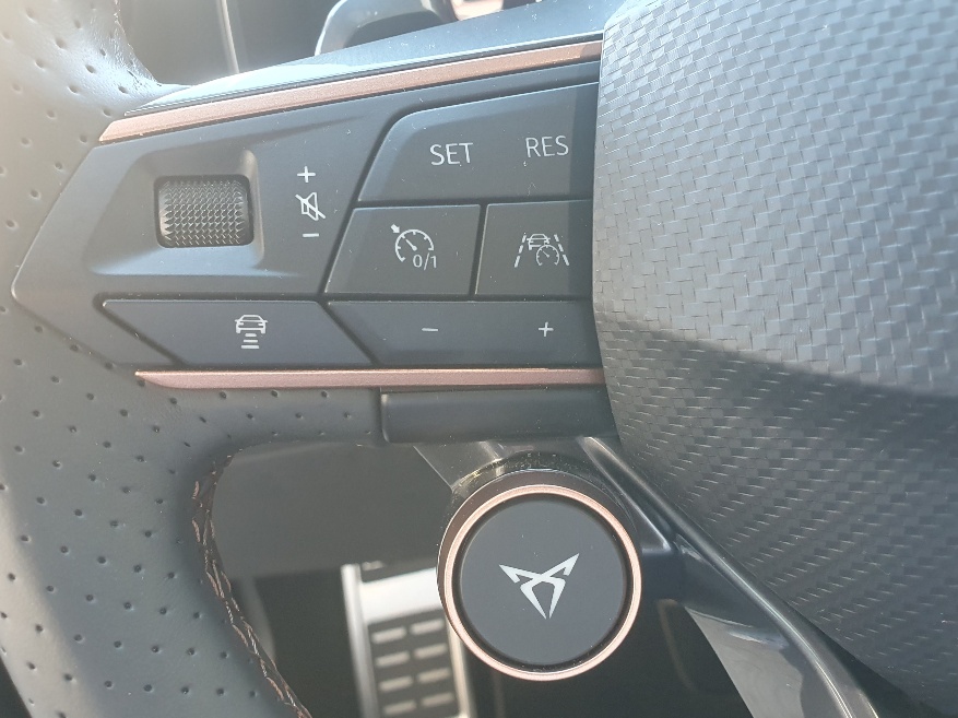 CUPRA LEON ST 1.4 e-HYBRID pHEV DSG-image-10